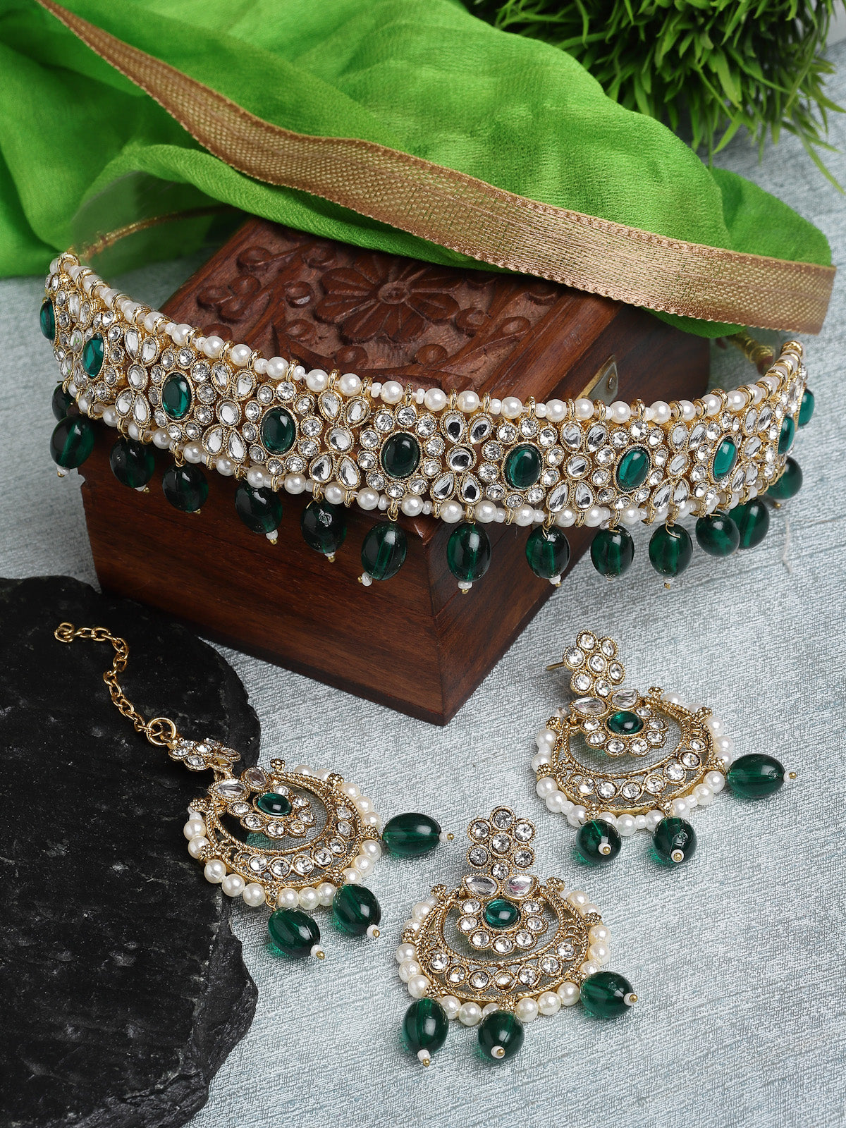 Sukkhi Pretty Traditional Style Gold Plated Green Kundan & Beads Choker Necklace Set With Earring And Maangtika | Jewellery Set For Women (NS105583)