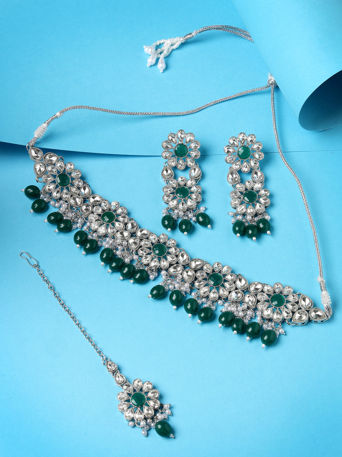 Sukkhi Enchanting Rhodium Plated Green Kundan & Beads Floral Choker Necklace Set With Earring And Maangtika | Jewellery Set For Women (NS105586)