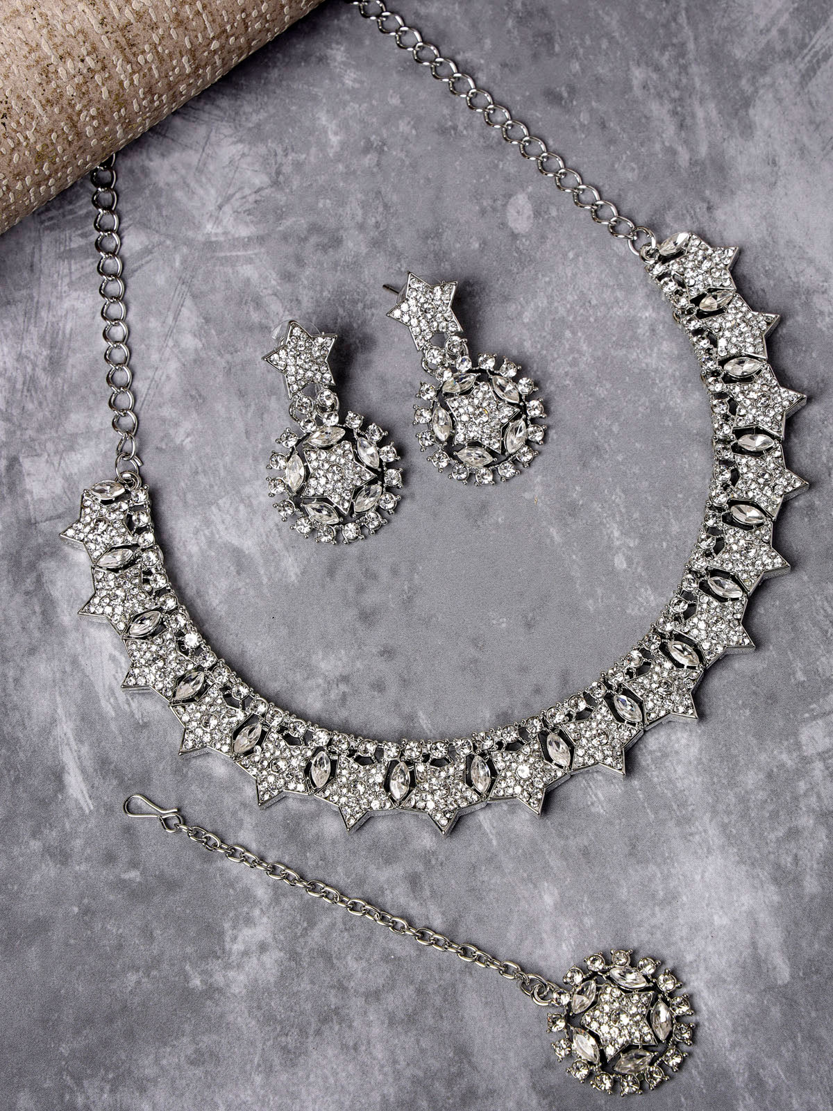 Sukkhi Exquitely Rhodium Plated Silver AD White Stone Collar Bone Necklace Set With Earring And Maangtika | Jewellery Set For Women (NS105637)