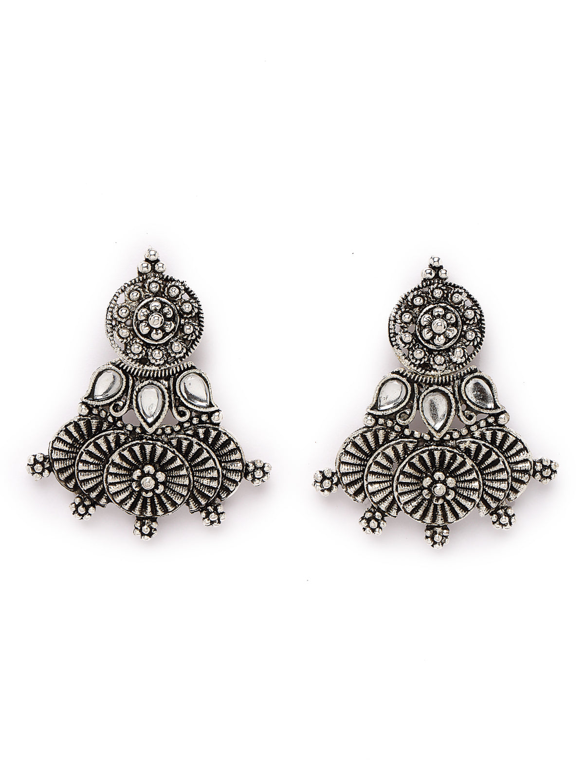 Sukkhi Eye-Catchy Oxidised Silver Plated Choker Necklace Set With Earring | Mangtikka Set For Women (NS105642)