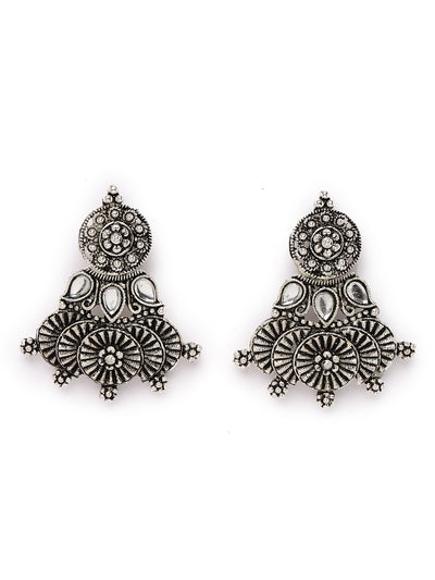 Sukkhi Eye-Catchy Oxidised Silver Plated Choker Necklace Set With Earring | Mangtikka Set For Women (NS105642)