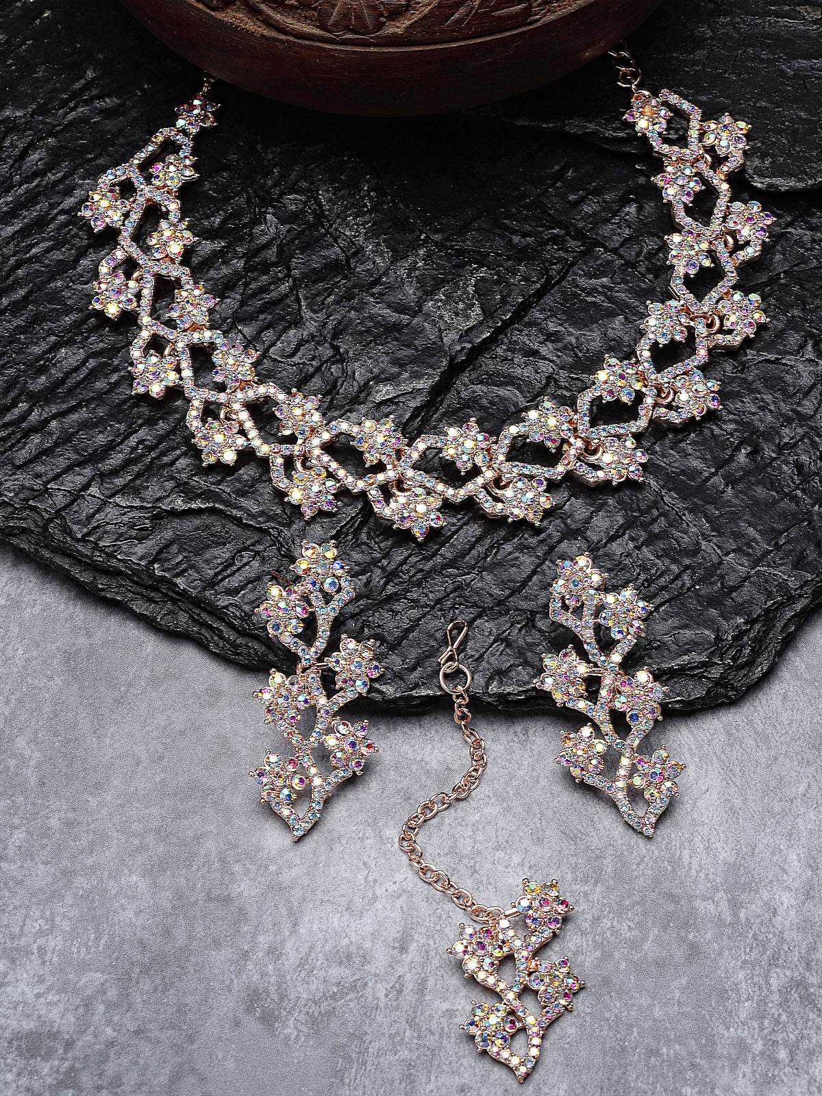 Sukkhi Summer-Ready Rose Gold Plated Rainbow Stones Collar Bone Necklace Set With Earring And Maangtika | Jewellery Set For Women (NS105695)