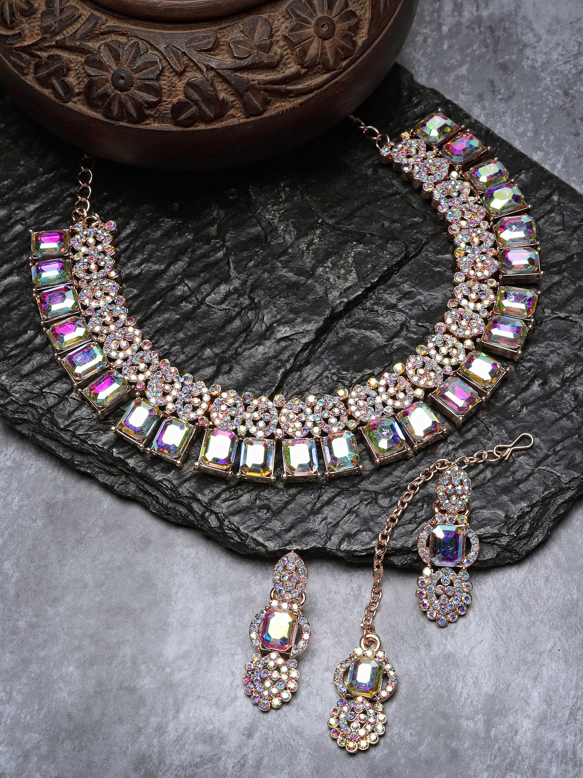 Sukkhi Striking Rose Gold Plated Rainbow Stones Collar Bone Necklace Set With Earring And Maangtika | Jewellery Set For Women (NS105697)