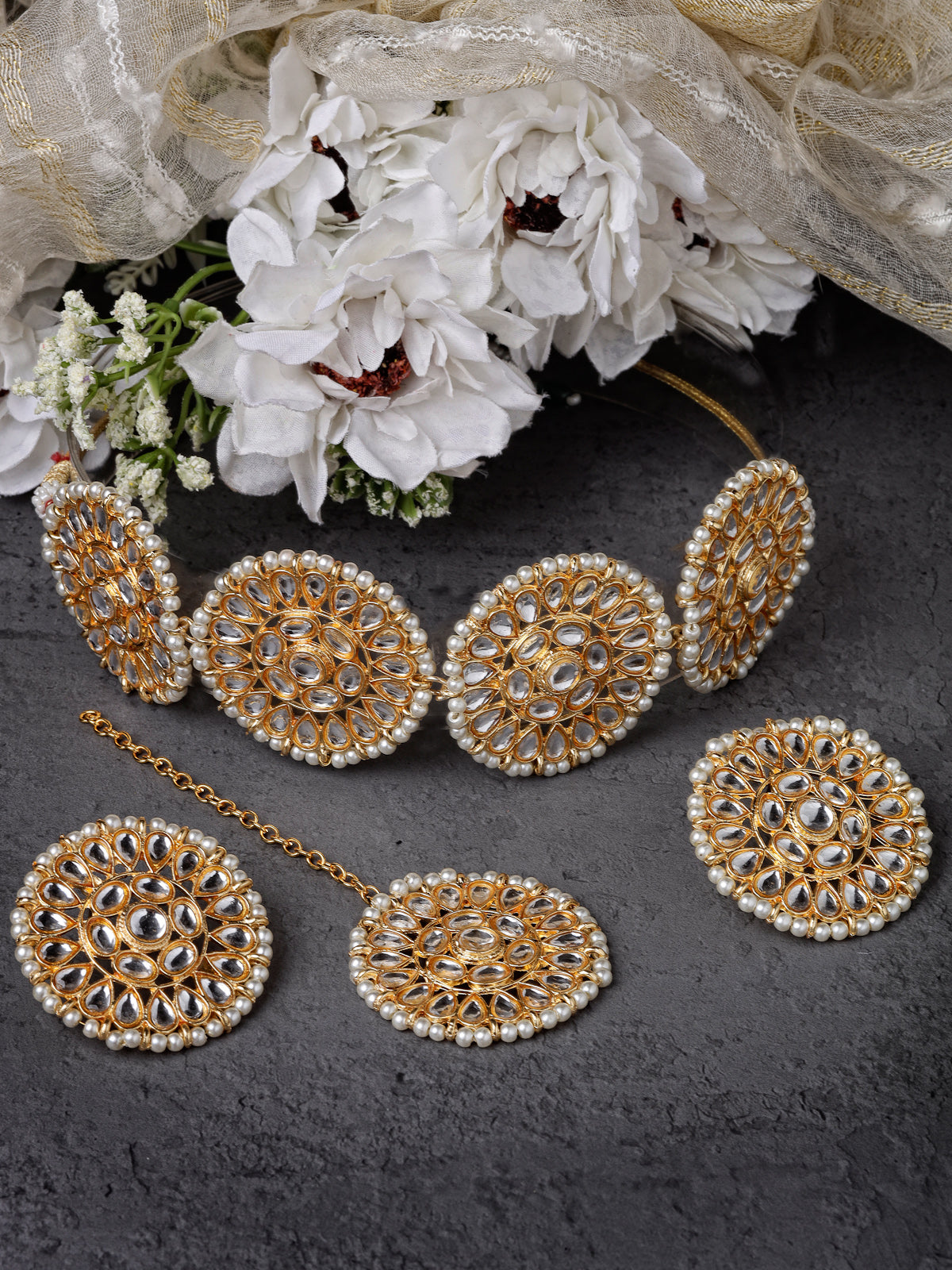 Sukkhi Admirable Geometric Gold Tone Plated Kundan Studded White Collarbone Necklace Set With Studs Earrings Maangtika | Jewellery Set For Women And Girls | Latest Design|NS105986
