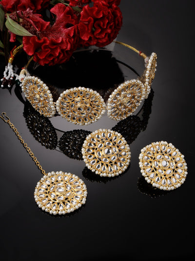 Sukkhi Admirable Geometric Gold Tone Plated Kundan Studded White Collarbone Necklace Set With Studs Earrings Maangtika | Jewellery Set For Women And Girls | Latest Design|NS105986