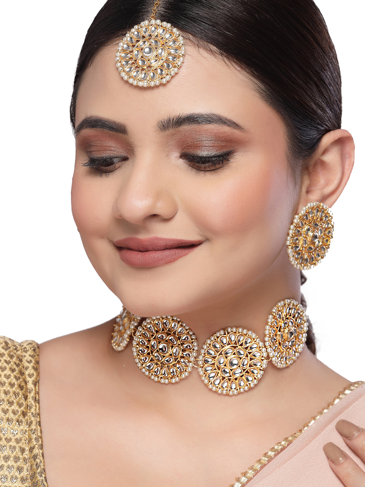 Sukkhi Admirable Geometric Gold Tone Plated Kundan Studded White Collarbone Necklace Set With Studs Earrings Maangtika | Jewellery Set For Women And Girls | Latest Design|NS105986