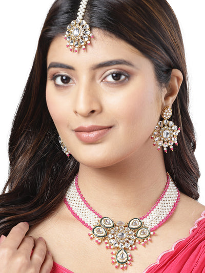 Sukkhi Pretty Pink Gold Tone White Pearls with Kundan Studded Choker Necklace Set with Floral Danger Earrings & Mangtikka Jewellery Set For Women & Girls|Set of 1|NS106043