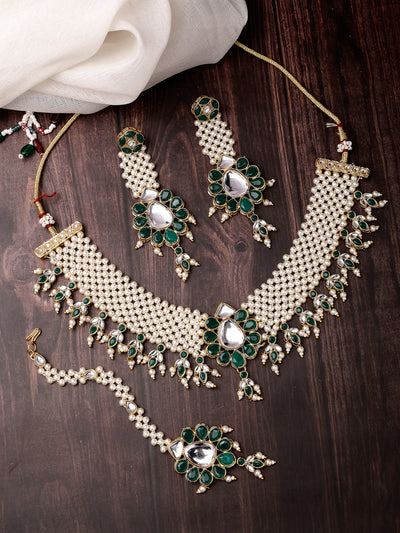 Sukkhi Eye-Catchy Gold Tone White Pearls Green Choker Necklace Set with Long Danger Earrings & Maangtikka Jewellery Set For Women|Set of 1|NS106044