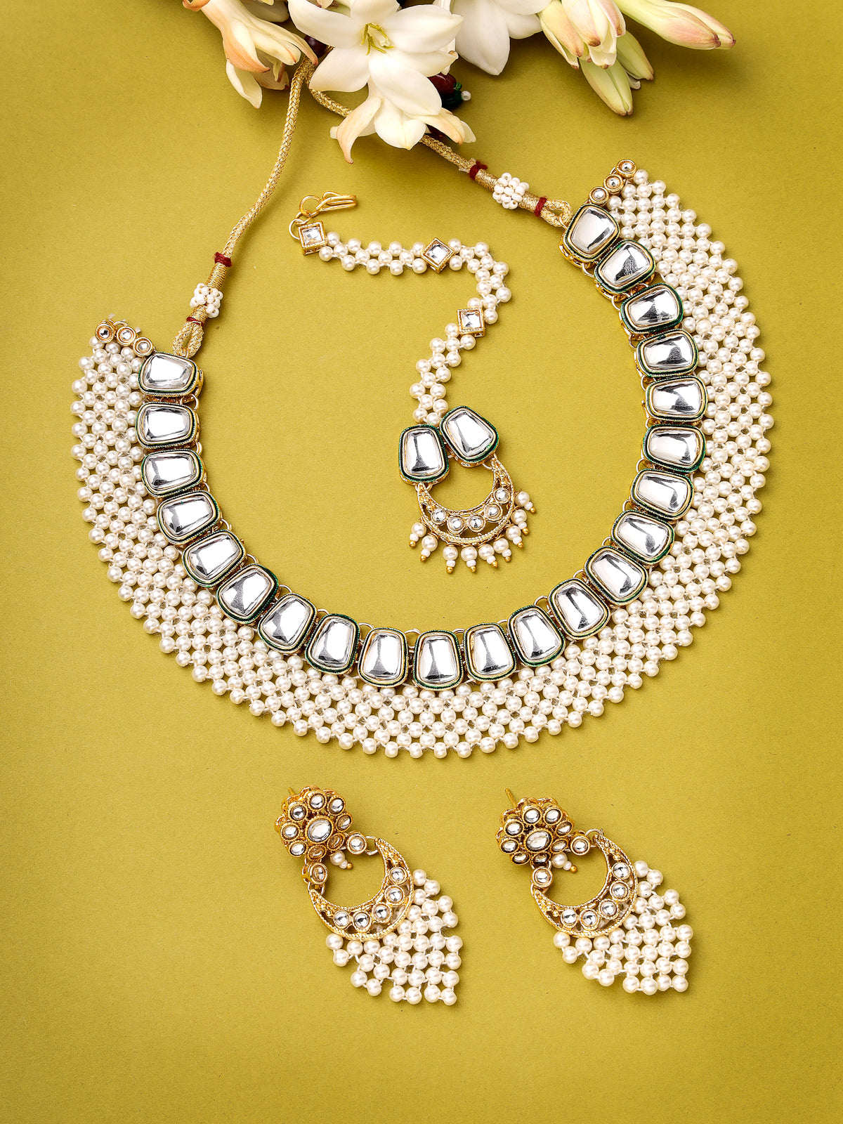 Sukkhi Glamorous Gold Tone Pearls with Crystals Stones Studded & Meenakari Work White Choker Necklace Set with Dangler Earrings & Maangtikka Jewellery Set For Women & Girls|Set of 1|NS106045