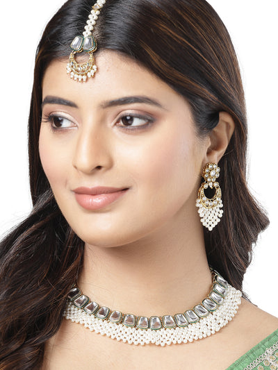 Sukkhi Glamorous Gold Tone Pearls with Crystals Stones Studded & Meenakari Work White Choker Necklace Set with Dangler Earrings & Maangtikka Jewellery Set For Women & Girls|Set of 1|NS106045