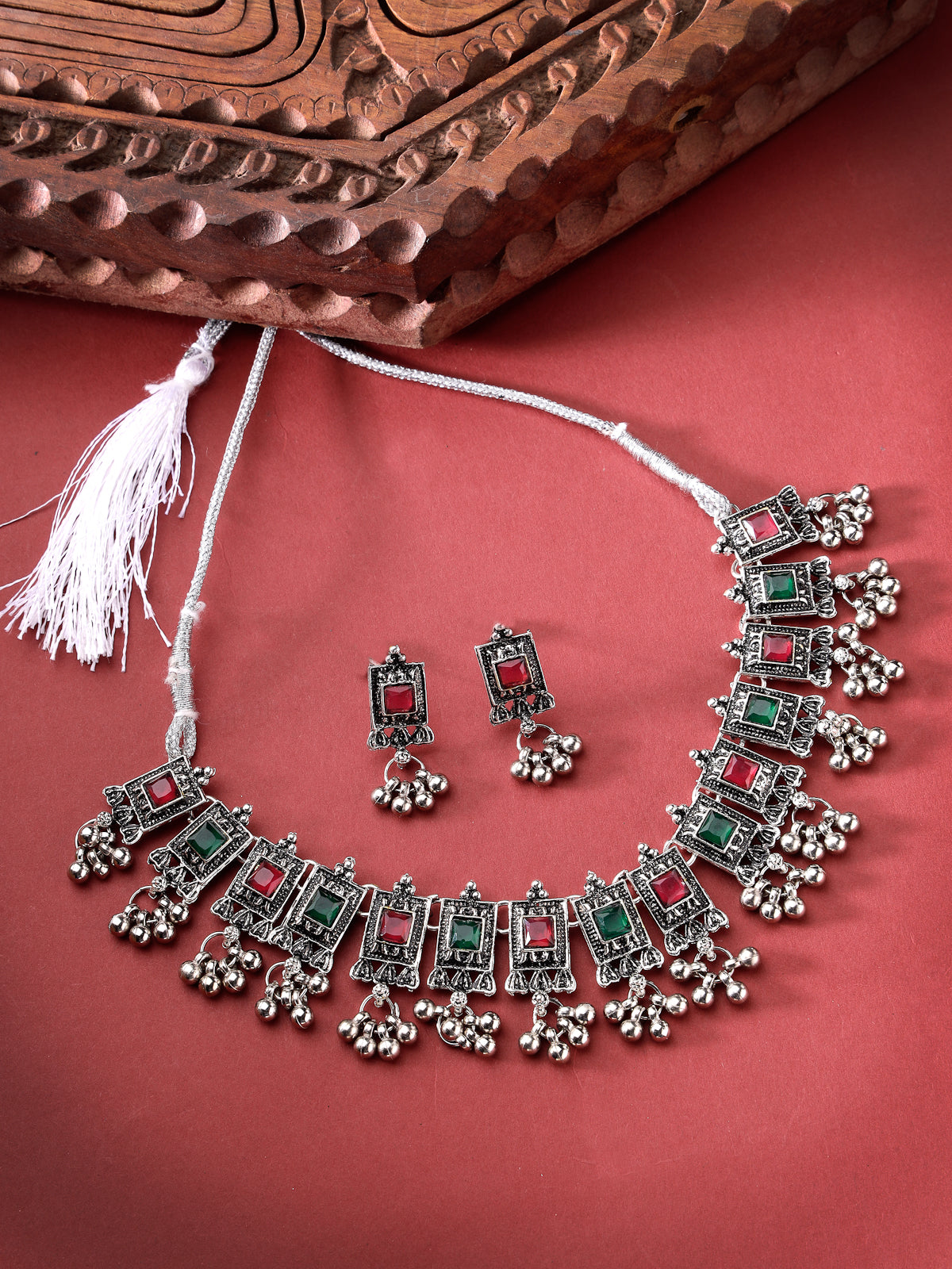 Sukkhi Charming Oxidised Rhodium Silver Plated Red Green Adjustable Choker Necklace Set with Studs Earrings Jewellery Set For Women & Girls|Set of 1|NS106047