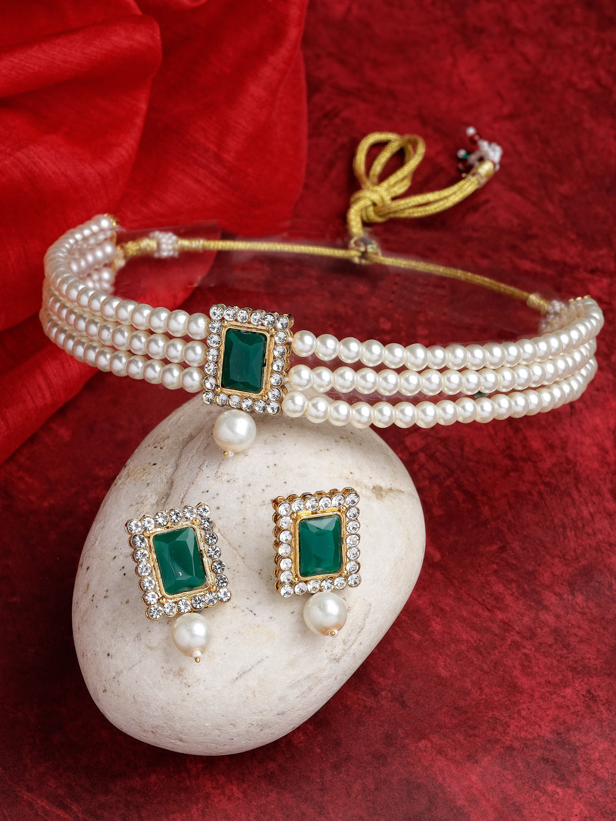 Sukkhi Gold Plated Indian Traditional Crystal Pearl Beaded Choker Necklace Set with Drop Earring Jewellery Set For Women & Girls|Set of 1|NS106104