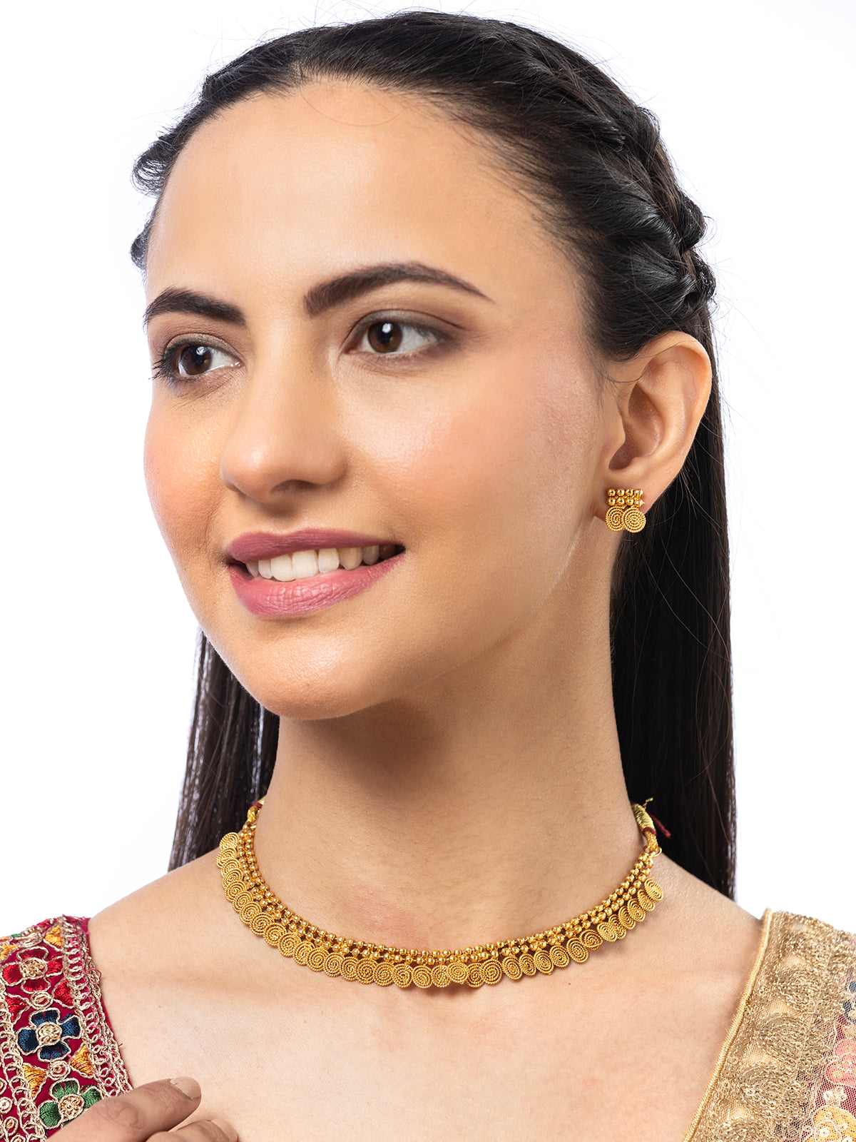 Sukkhi Classic Gold Plated Jalebi Style Choker Necklace Set With Studs Earring Jewellery for Women & Girls|NS107085
