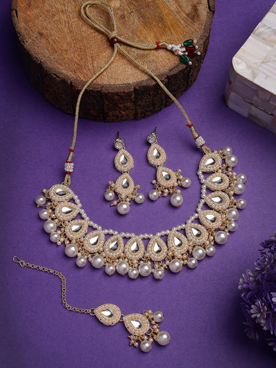 Sukkhi Good Looking Stylish Kundan & Pearls Studded White Choker Necklace with Drop Earring Maangtikka Jewellery Set For Women & Girls|Suited for All Festive Occasions|NS107361