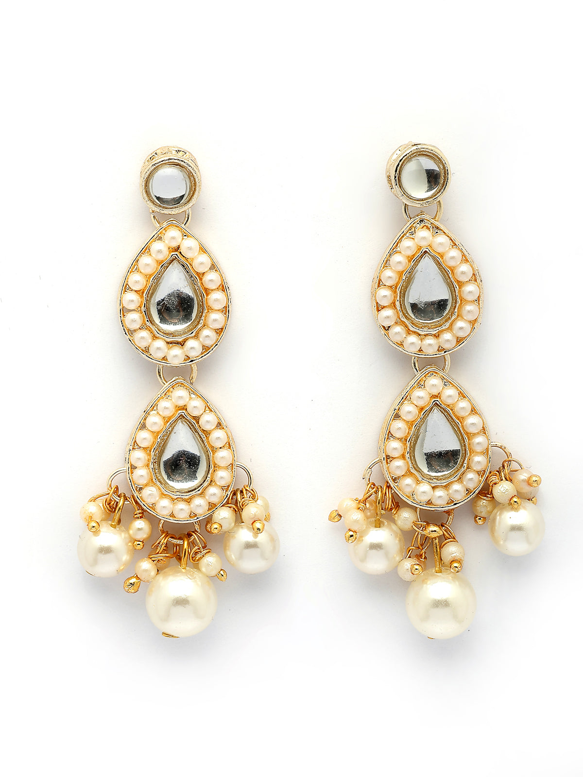 Sukkhi Good Looking Stylish Kundan & Pearls Studded White Choker Necklace with Drop Earring Maangtikka Jewellery Set For Women & Girls|Suited for All Festive Occasions|NS107361