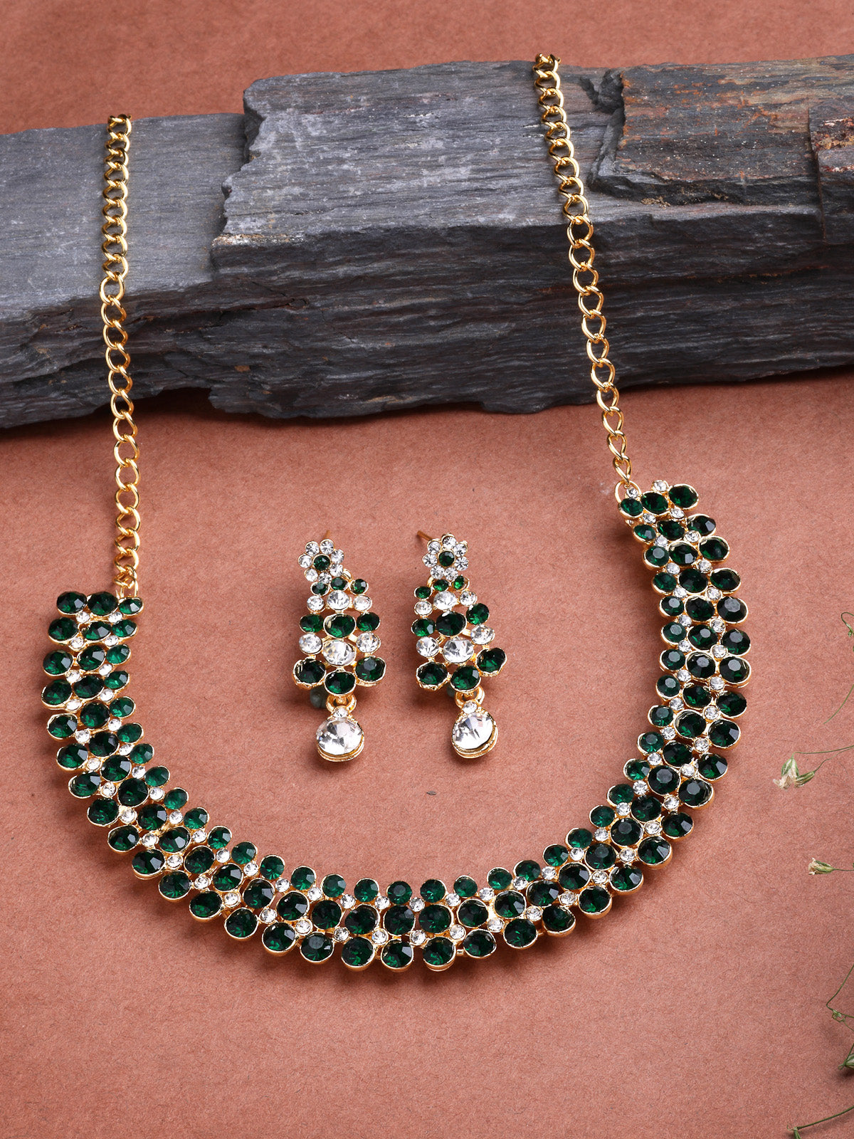 Sukkhi Elegant Fashion Design Gold Plated AD Stones Studded Green Choker Necklace with Dangle Earring Jewellery For Women & Girls| Best Suited for All Occasions|NS107391