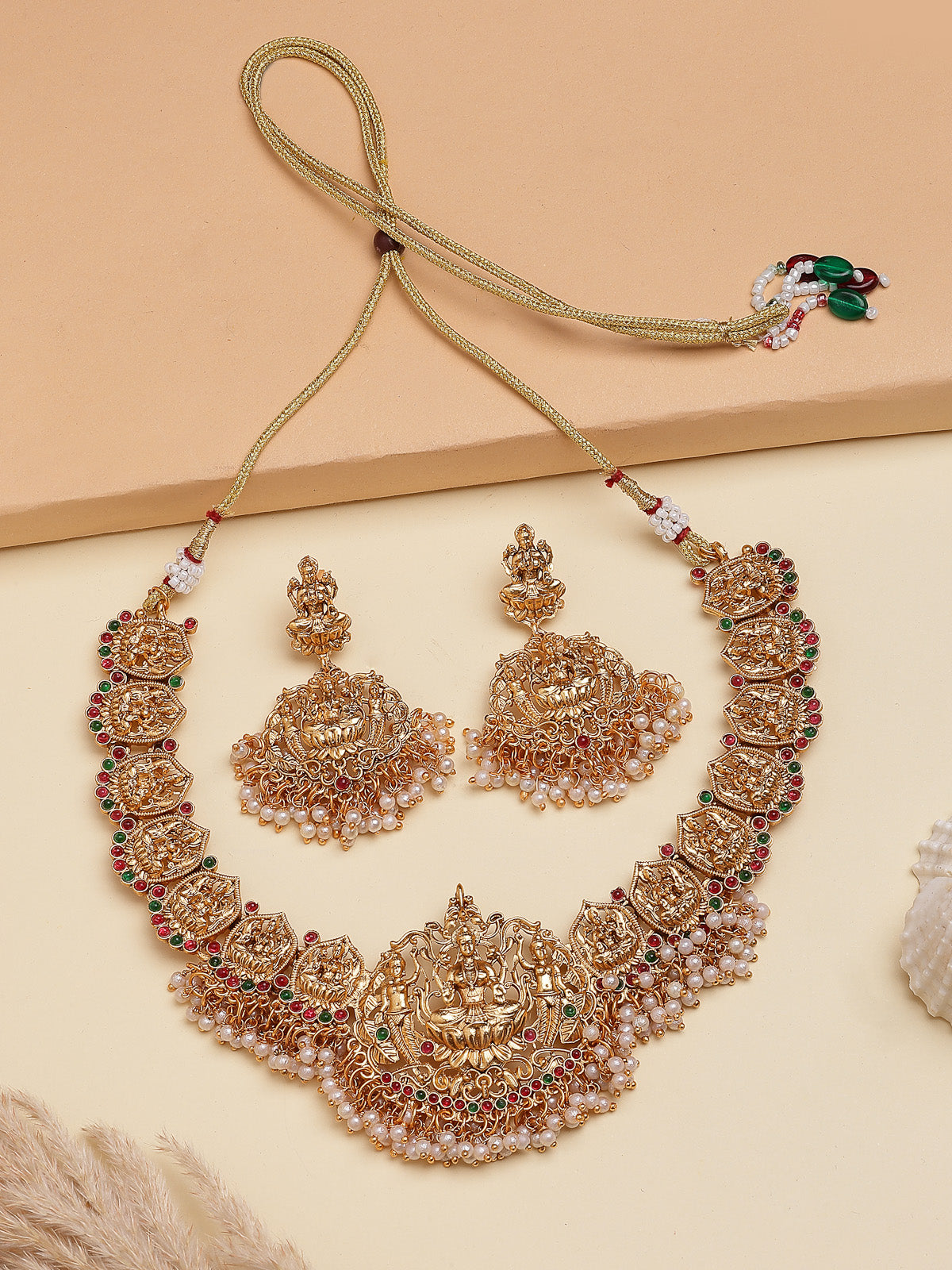 Sukkhi South Indian Traditional Matte Gold Plated Maharani Haar Red Green Choker Necklace with Dangle Earring Jewellery Set for Women & Girls|NS107414