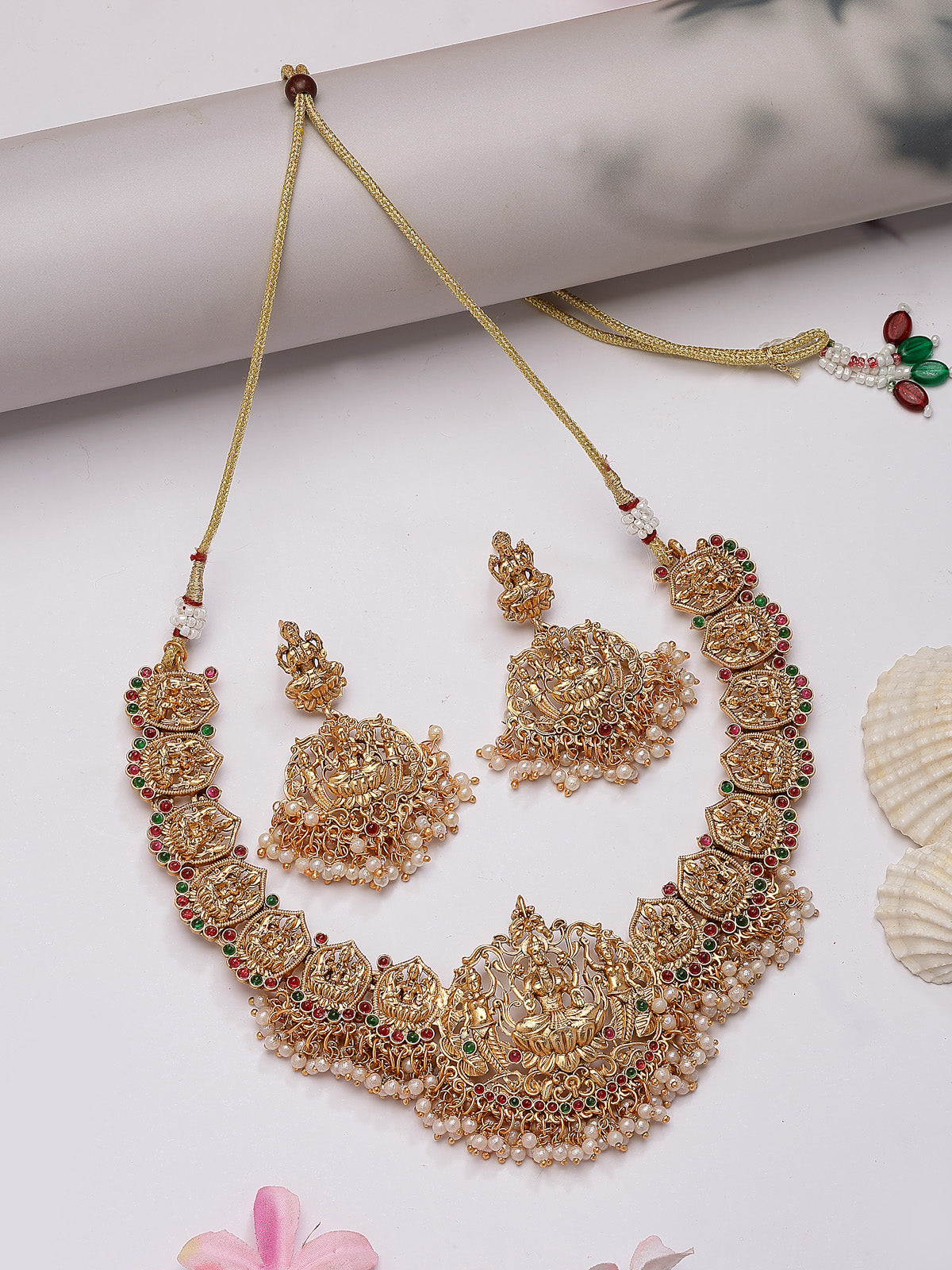 Sukkhi South Indian Traditional Matte Gold Plated Maharani Haar Red Green Choker Necklace with Dangle Earring Jewellery Set for Women & Girls|NS107414