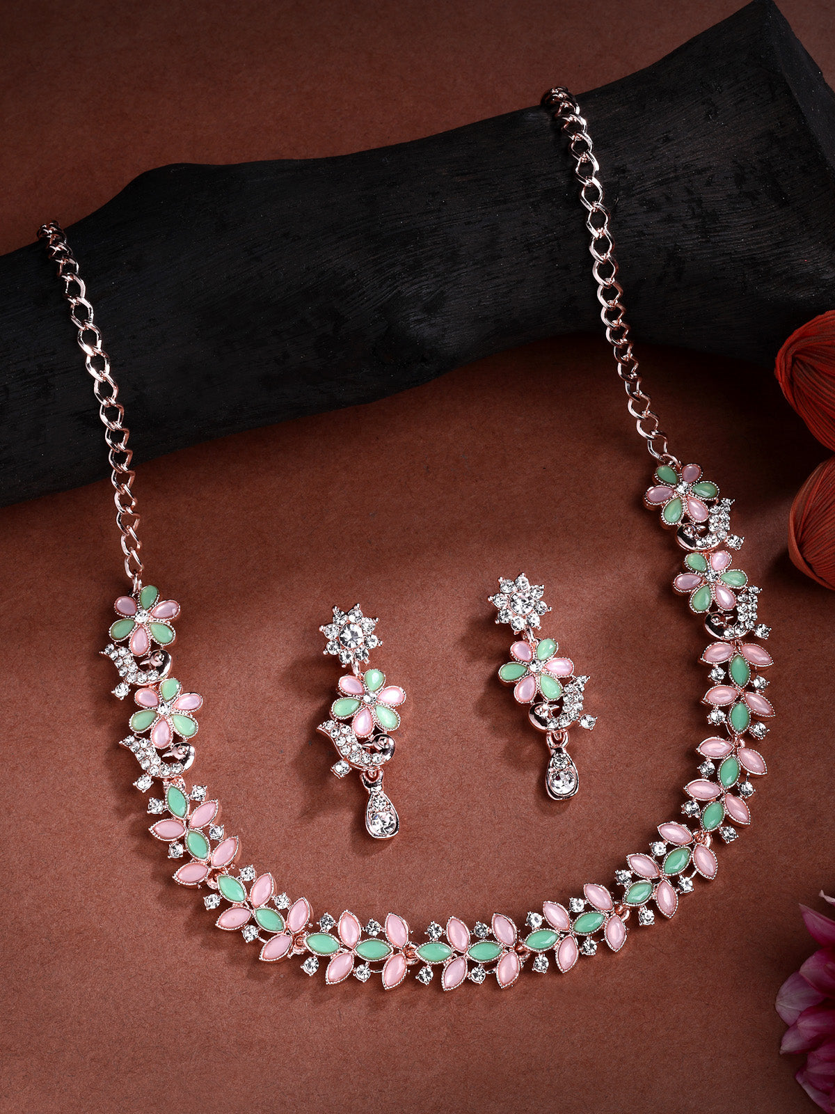 Sukkhi Latest Stylish Floral Design with AD Stones Gold Plated Choker Necklace Set & Dangle Earrings Jewellery for Women & Girls|Jewellery for Party, Wedding, and Festive Occasions for Women|NS107484