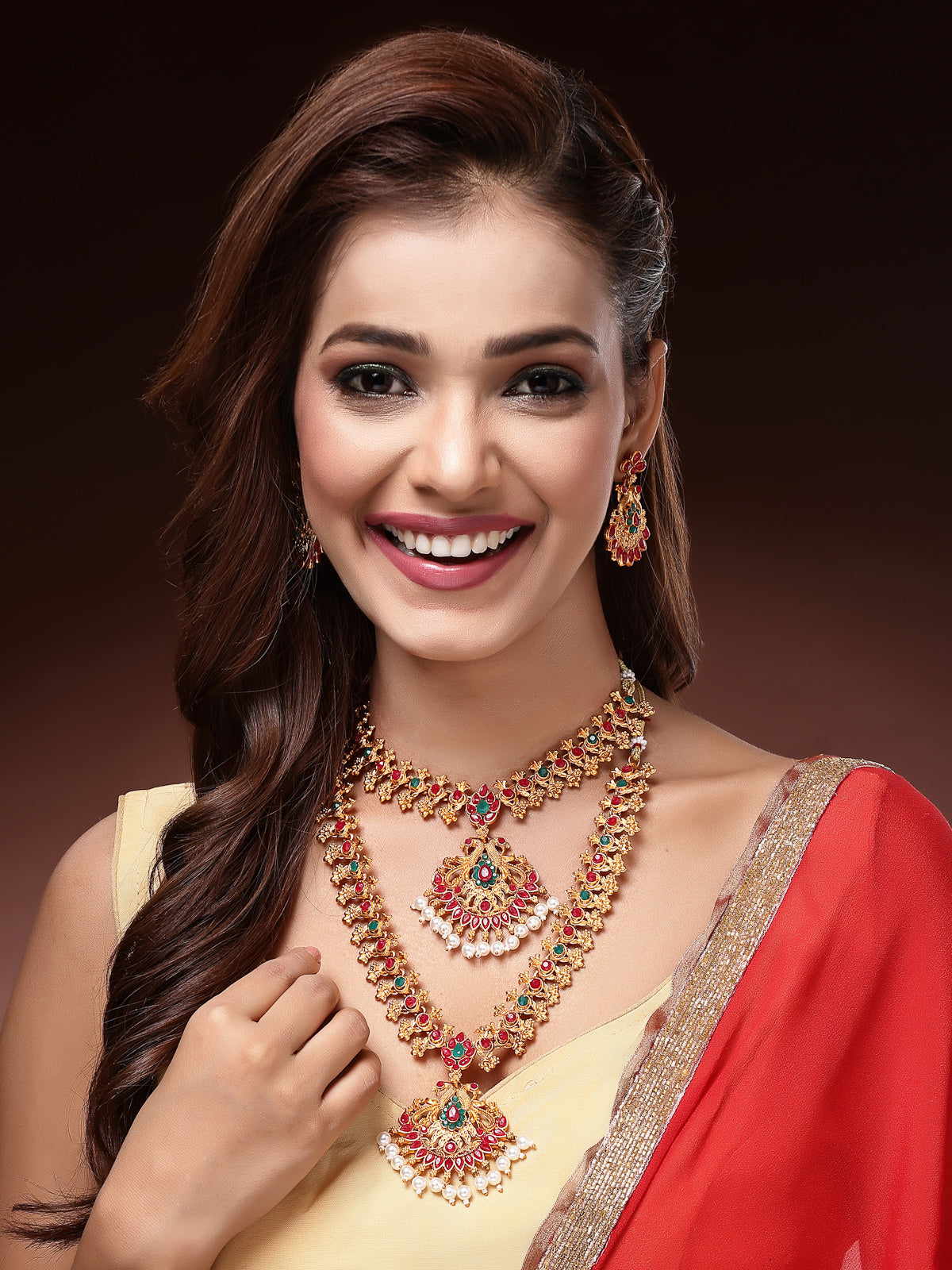Sukkhi Indian Traditional Stylish Gold Plated with Peacock Design Choker Necklace Set with Dangle Earrings Jewellery for Women & Girls|Jewellery for Party, Wedding, and Festive Occasions for Women|NS107553