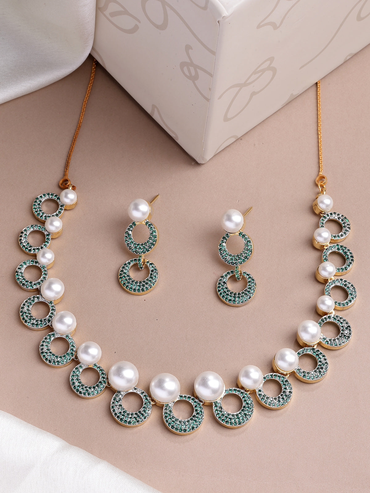 Sukkhi Ornamental Round Design Gold Plated with Cubic Zirconia & Pearl Studded Green Brass Collar Necklace with Drop Earrings Jewellery Set for Women|Latest Stylish Gifts for All Occasions|NS116023