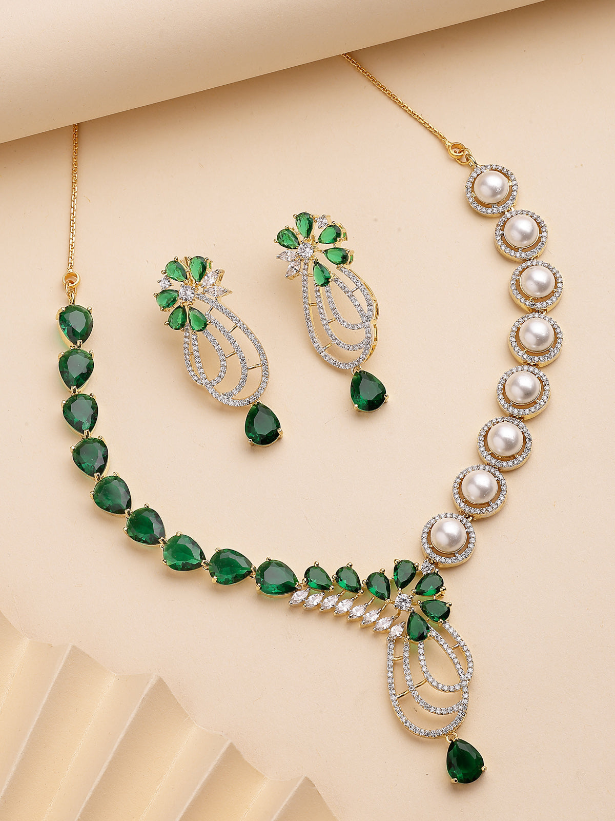 Sukkhi Creative Tear Drop Round Design Gold Plated Cubic Zirconia & Pearl Studded Green Brass Collar Necklace & Drop Earrings Jewellery Set for Women|Latest Stylish Gifts for All Occasions|NS116061