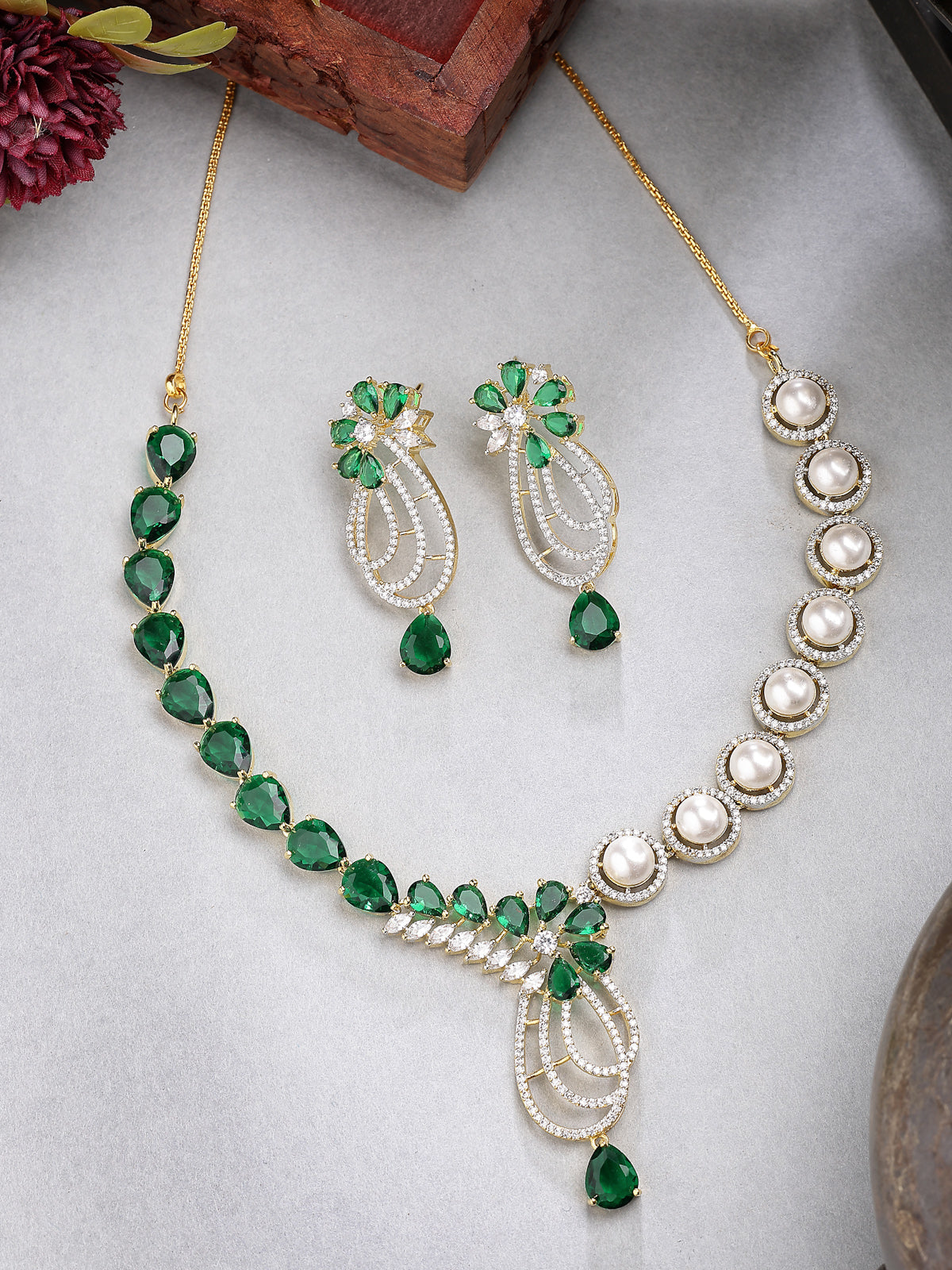 Sukkhi Creative Tear Drop Round Design Gold Plated Cubic Zirconia & Pearl Studded Green Brass Collar Necklace & Drop Earrings Jewellery Set for Women|Latest Stylish Gifts for All Occasions|NS116061