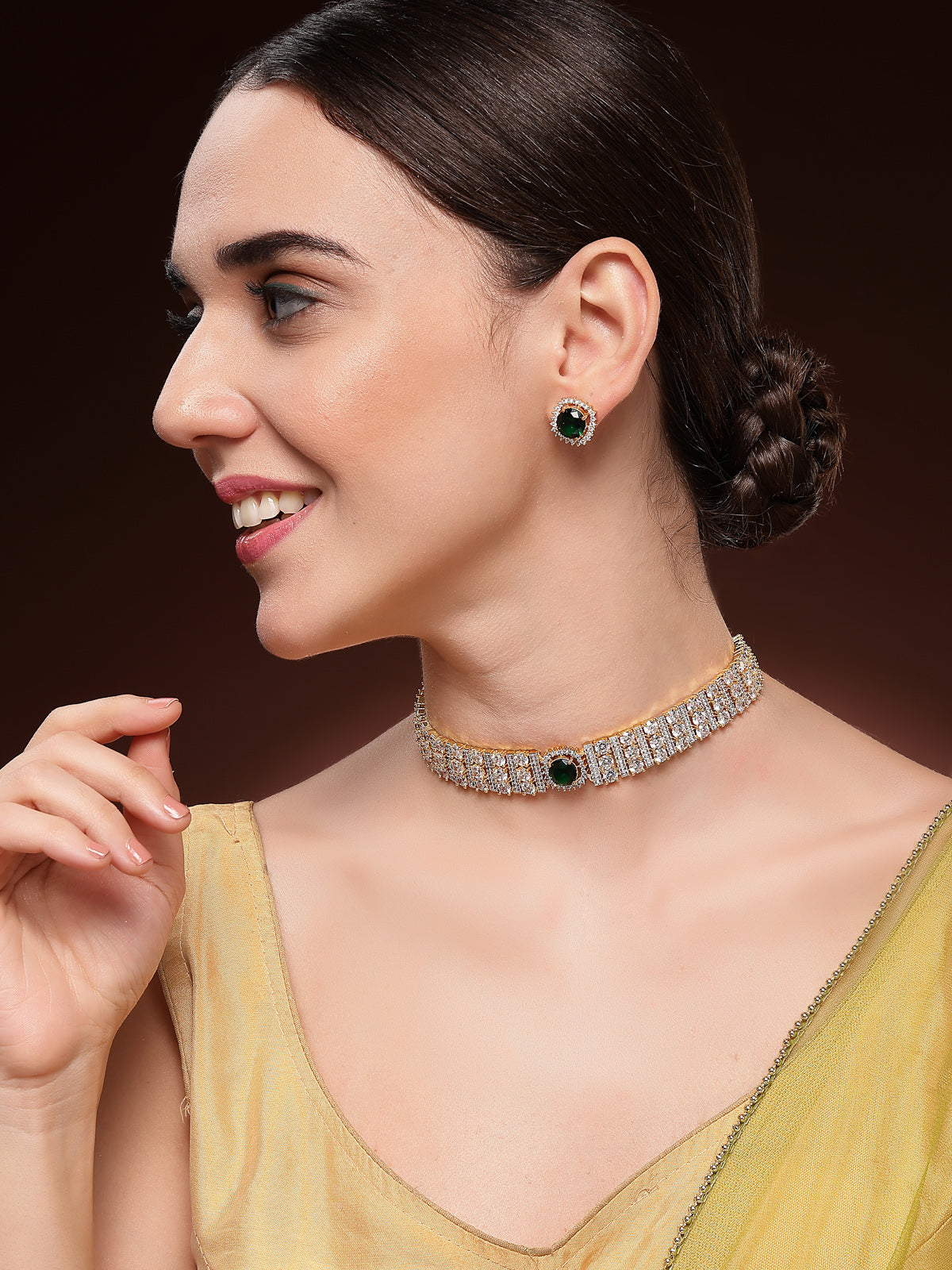Sukkhi Eye Catchy Gold Plated Cubic Zirconia Studded Emerald Green Brass Choker Necklace with Studs Earrings Jewellery Set for Women|Latest Stylish Gifts for All Occasions|NS116073