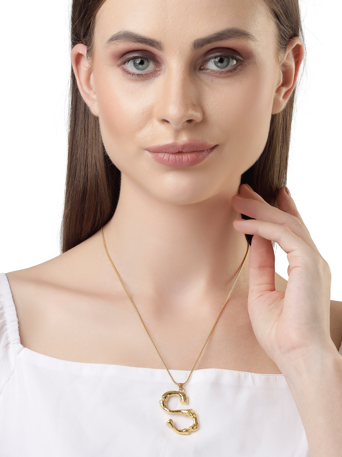 Scintillare by Sukkhi Modern Name English Gold Plated Alphabet S Letter Initials Letter Locket Pendant Necklace Chain Alphabet Pendant Necklace Chain for Men And Women Unisex |P106770