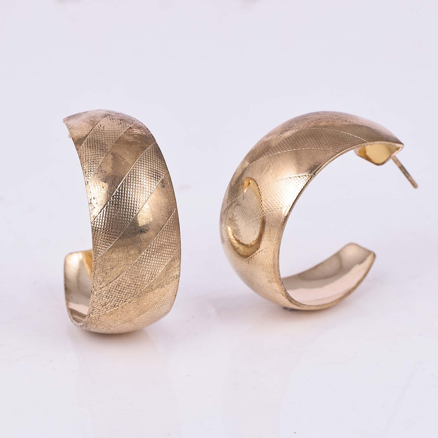 Ravishing Gold Plated Half Hoop Earring Jewellery for Women