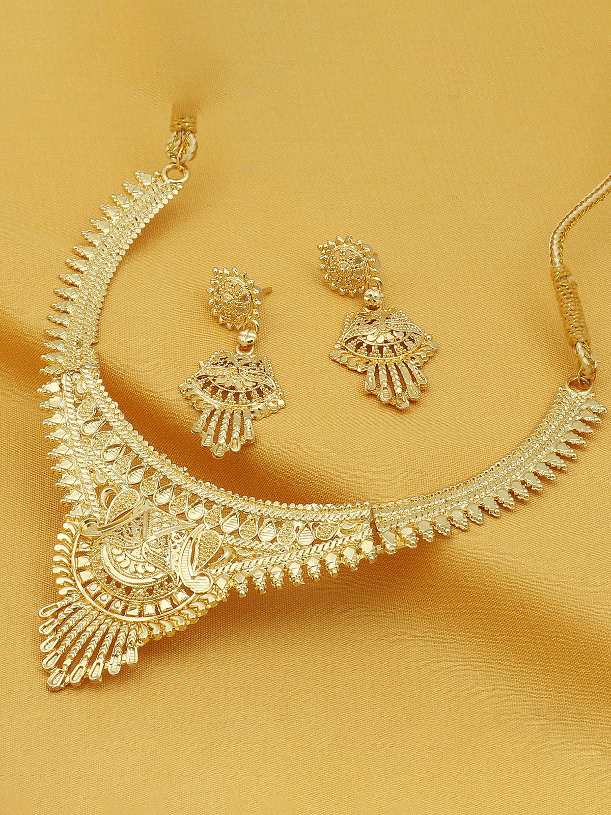 Sukkhi Exotic 24 Carat Gold Plated Choker Necklace Set for Women SKR67355