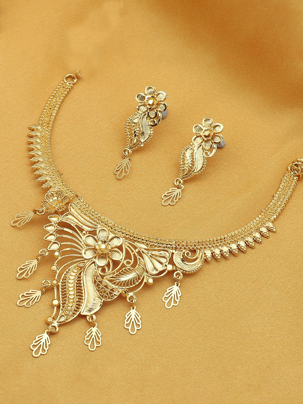 Sukkhi Lavish 24 Carat Gold Plated Floral Choker Necklace Set for Women SKR67367