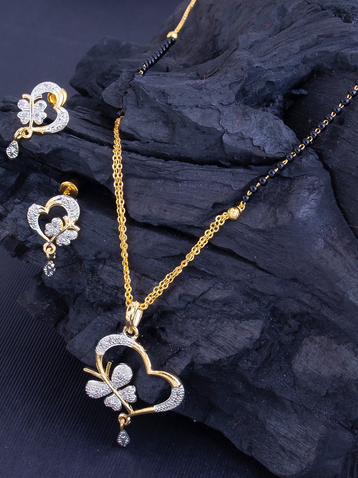 Sukkhi Lavish Gold Plated Heart Shaped Mangalsutra Set for Women SKR75039