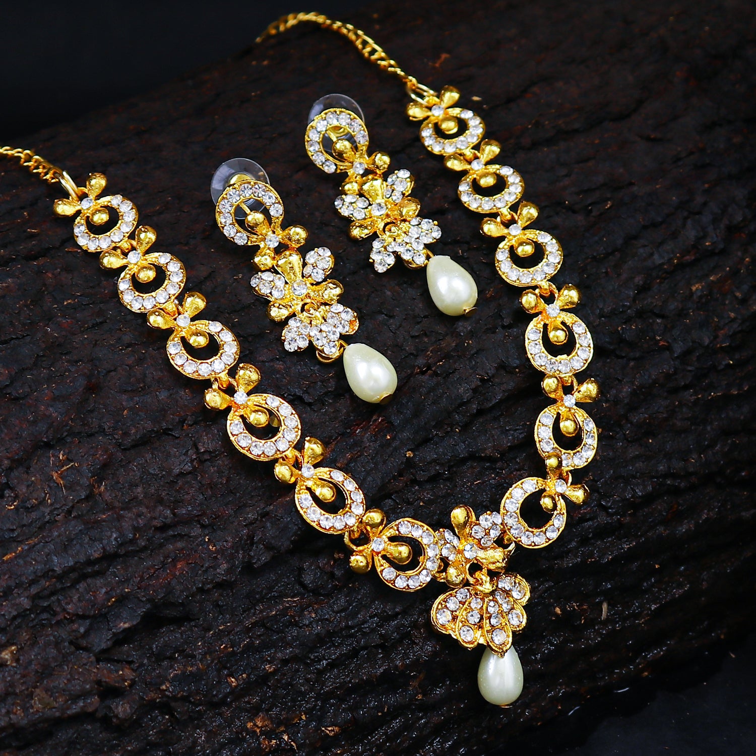 Sukkhi Glittery Gold Plated AD Necklace Set For Women