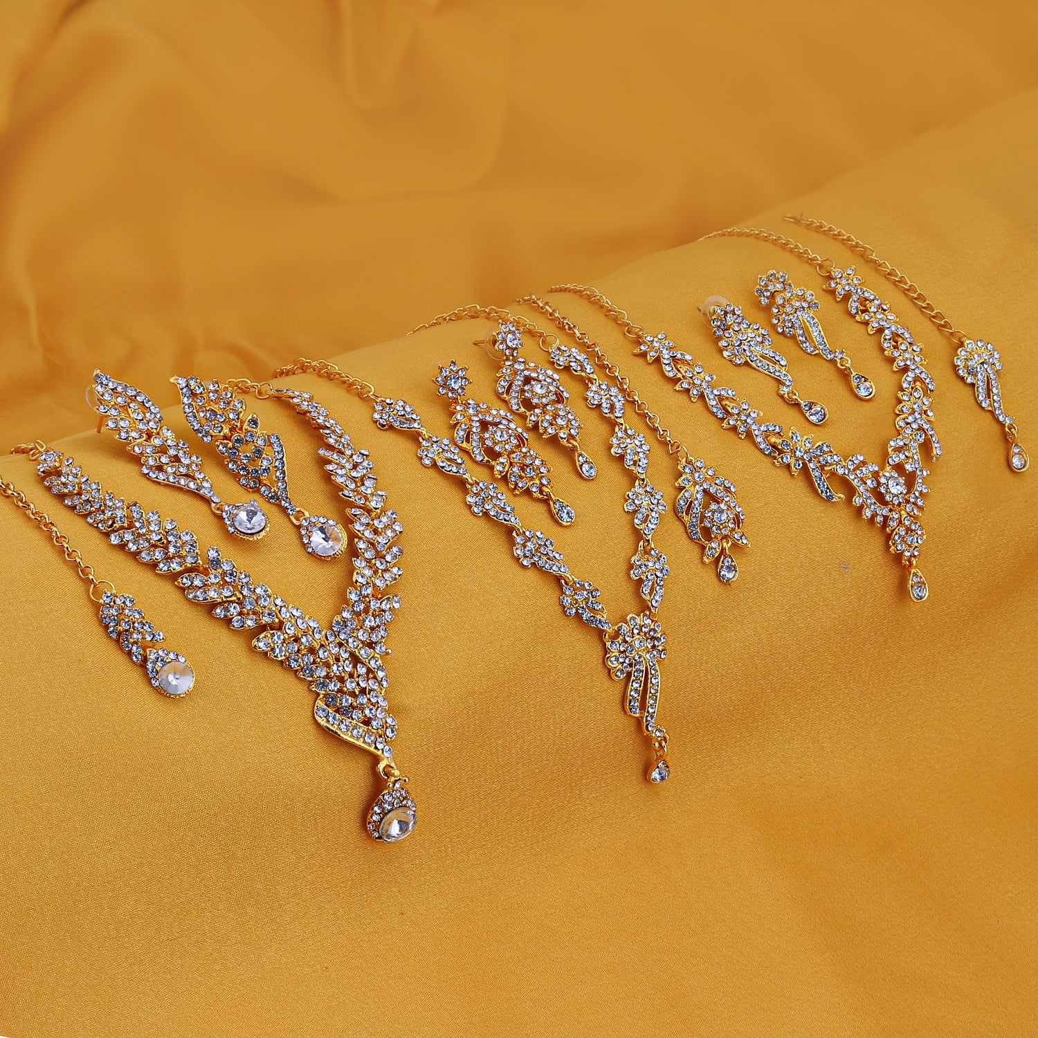 Sukkhi Pleasing 3 Pieces Necklace Set Combo