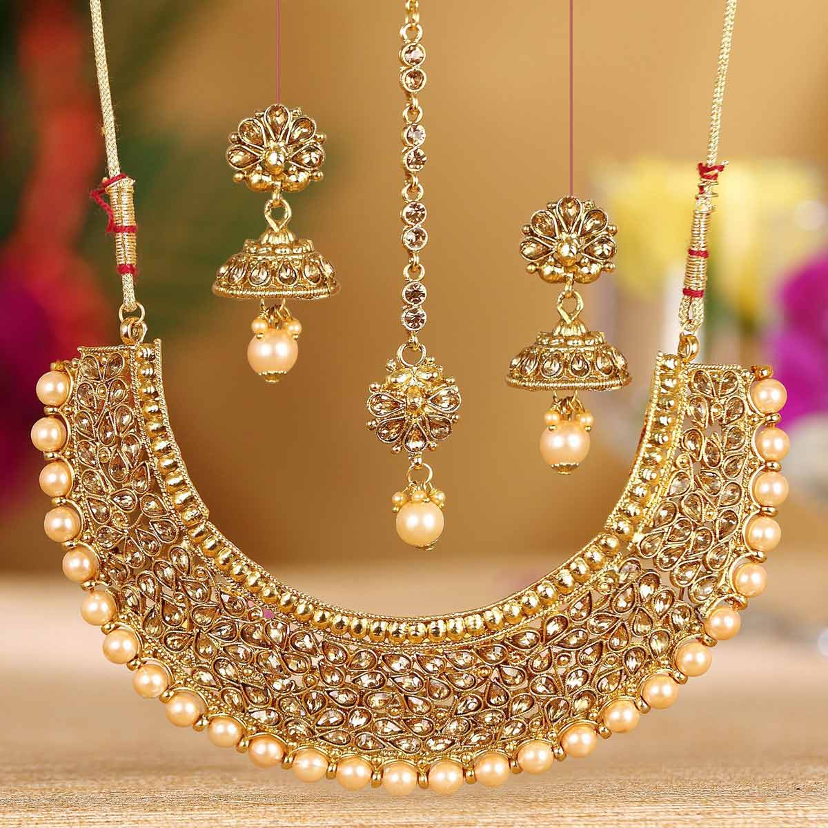 Sukkhi Modish Choker Gold Plated Necklace Set for Women