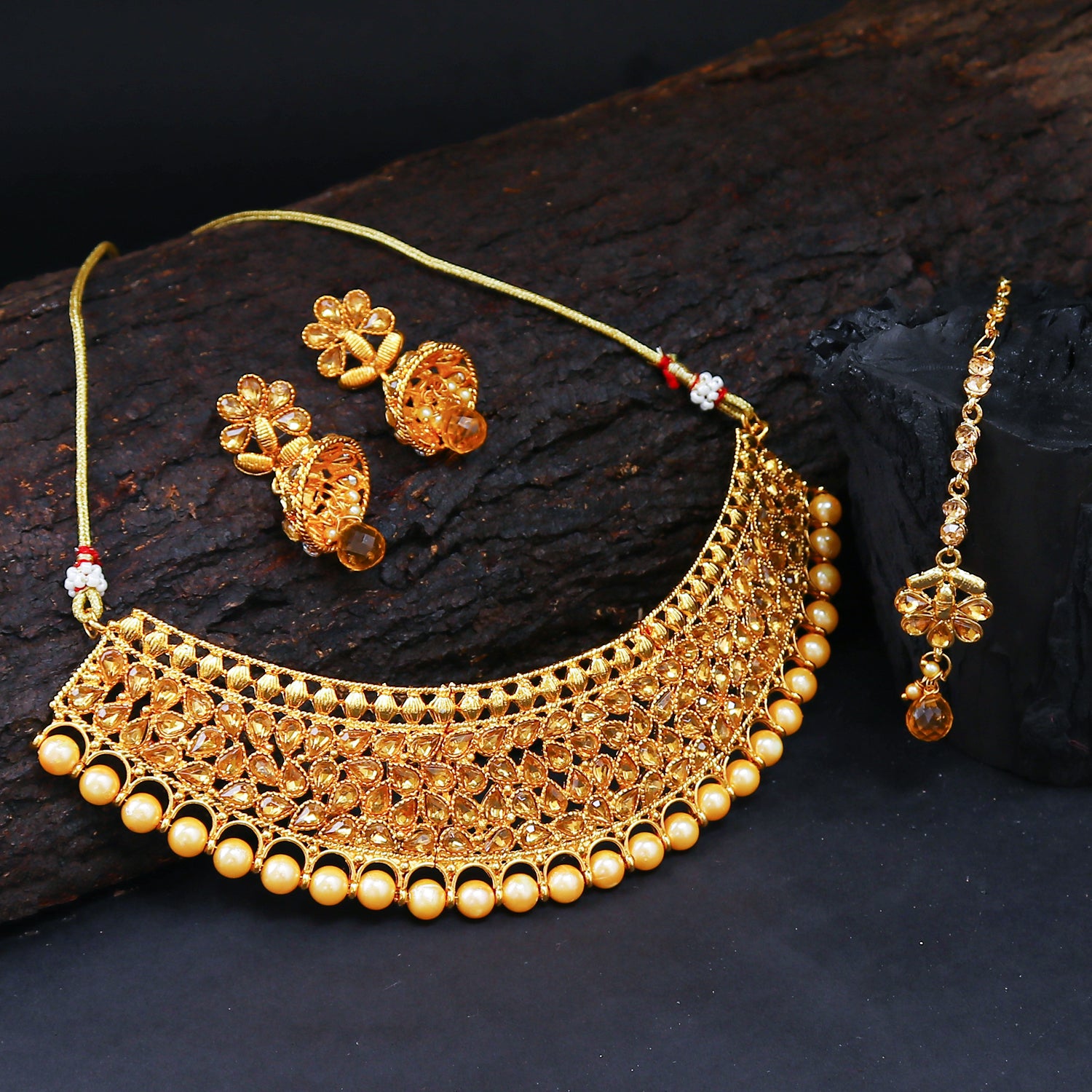 Sukkhi Modish Choker Gold Plated Necklace Set for Women
