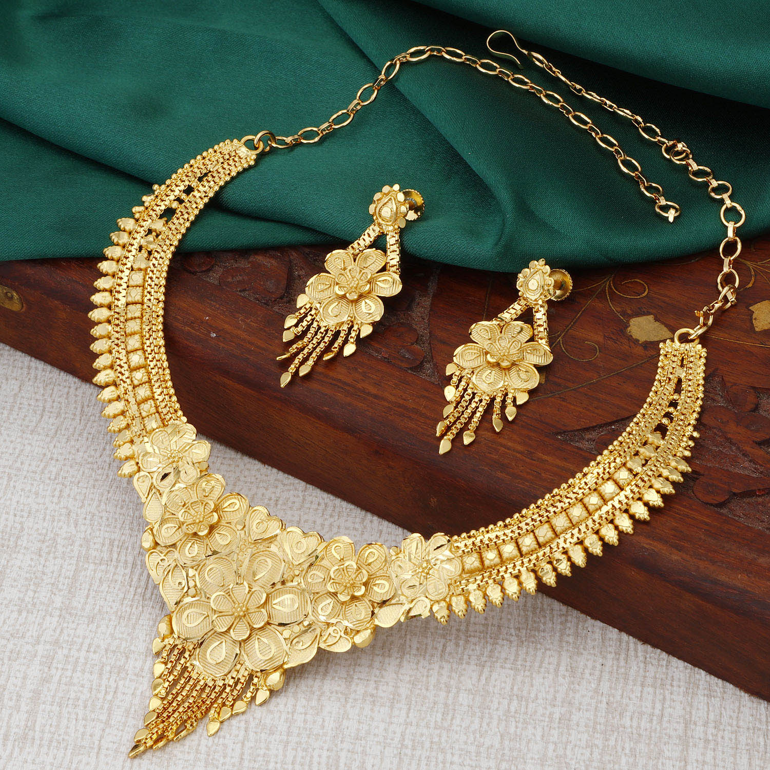 Gram Gold City Gold Necklace Set Buy Splendid Gold Necklace Set