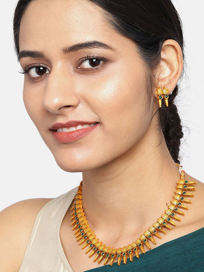 Sukkhi Artistically Gold Plated Collar Necklace Set for Women