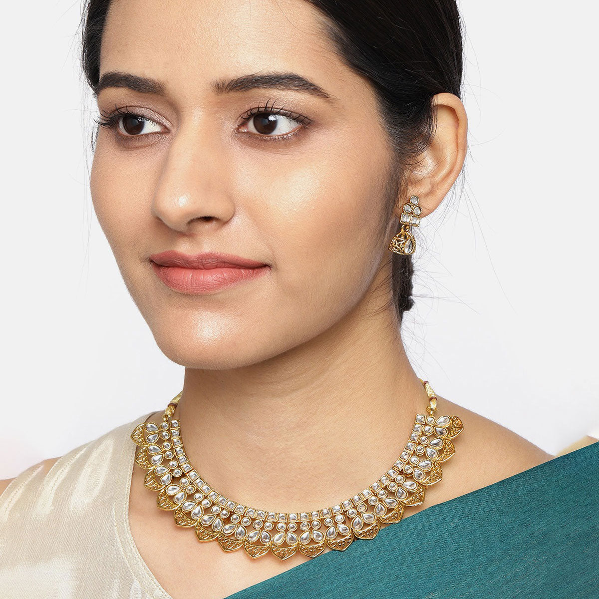 Sukkhi Resplendent Gold Plated Kundan Choker Necklace Set for Women