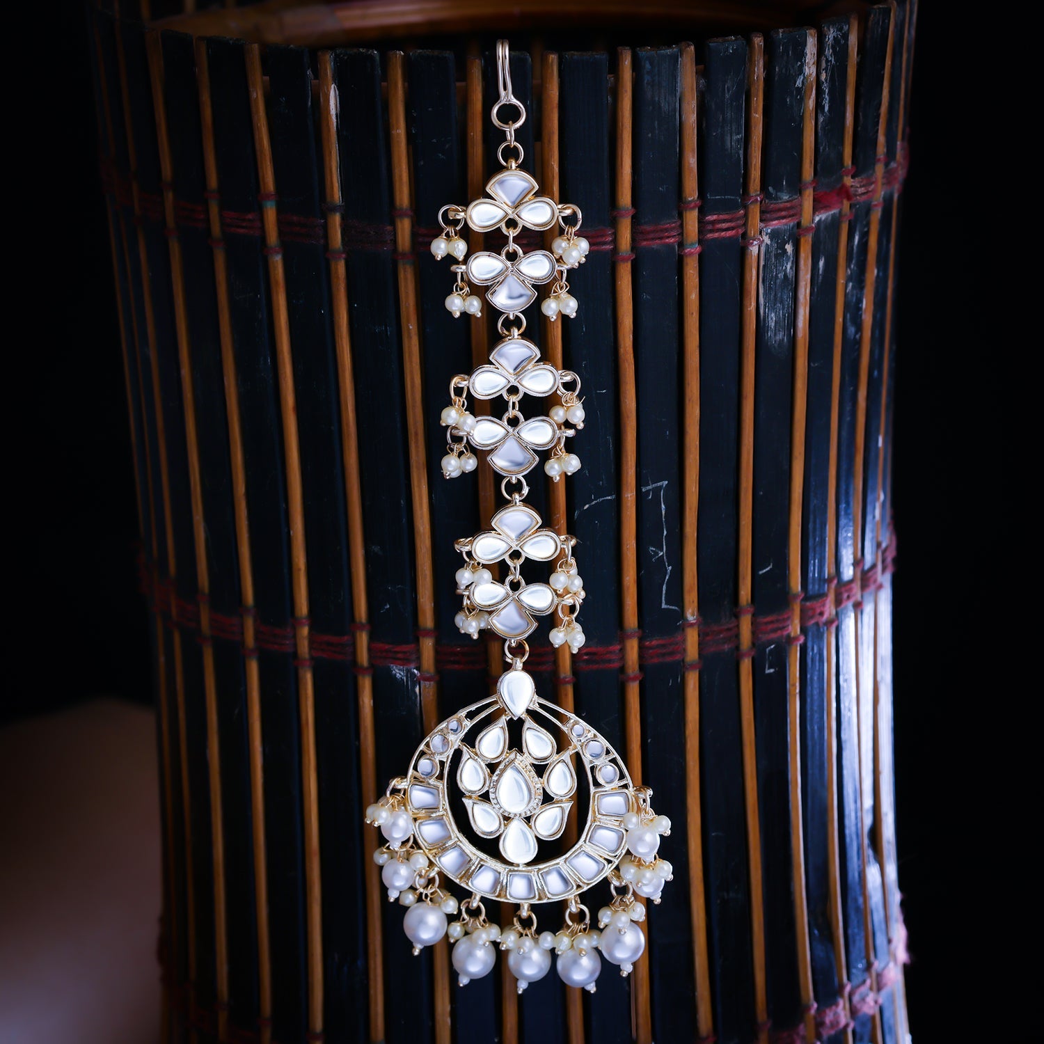 Sukkhi Golden Gold Plated Kundan & Pearl Mangtikka For Women