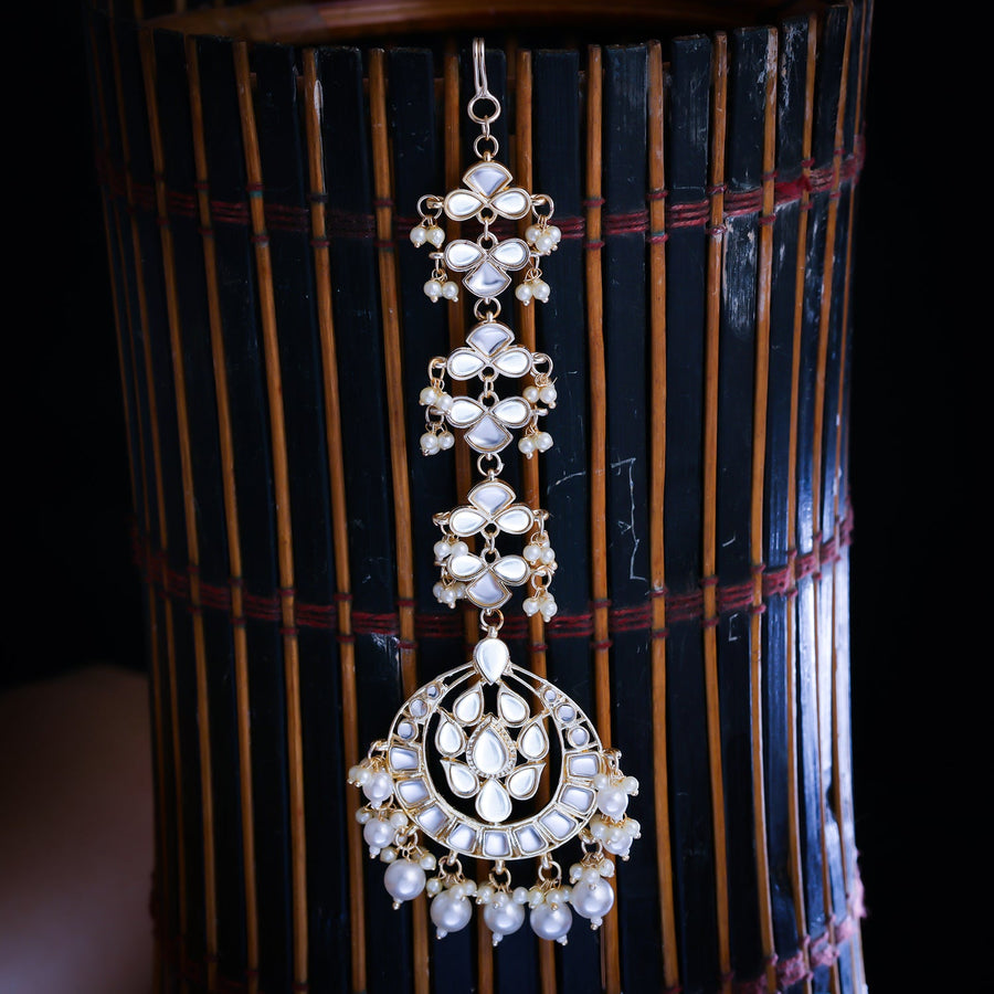 Sukkhi Golden Gold Plated Kundan & Pearl Mangtikka For Women