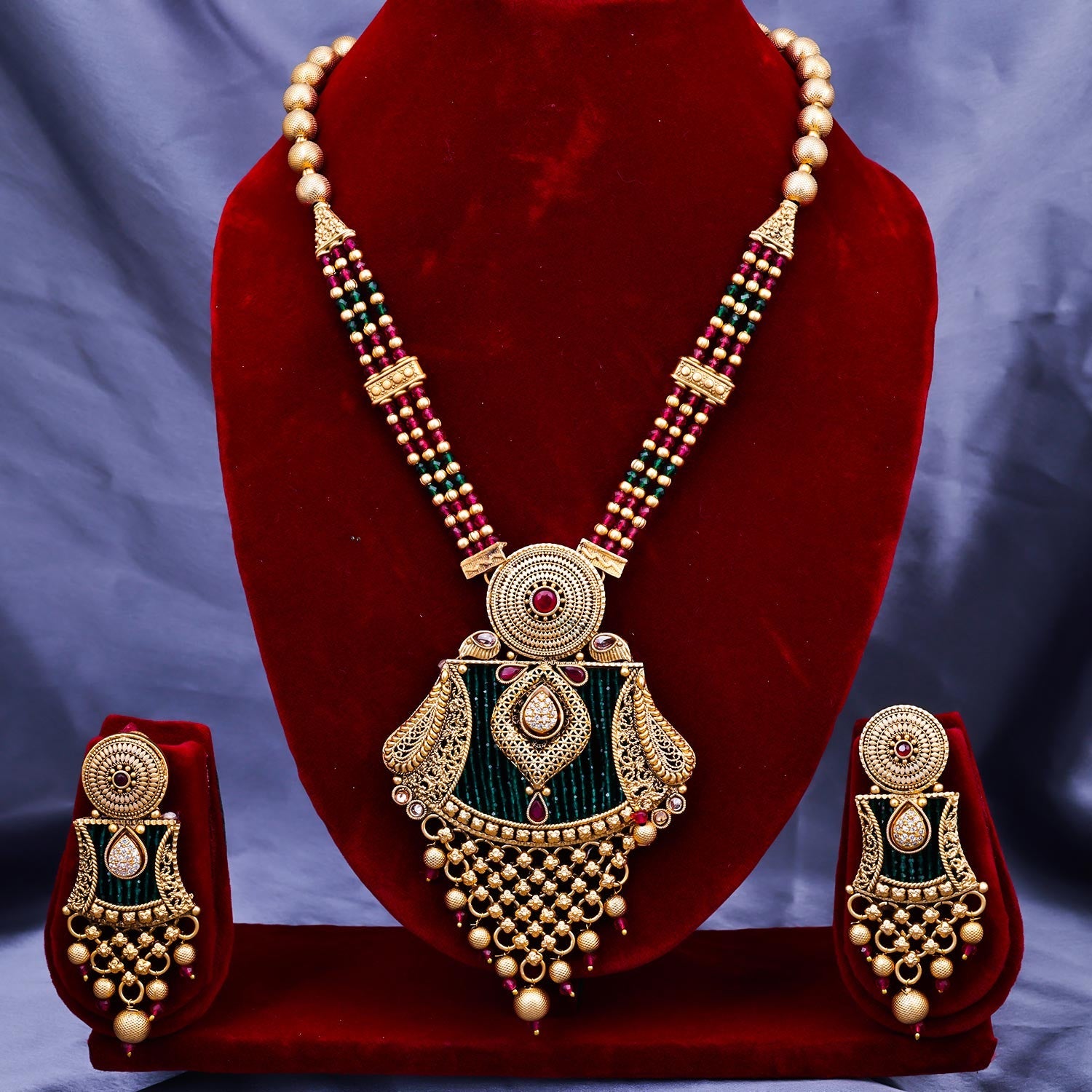 Kundan pendant set with on sale price