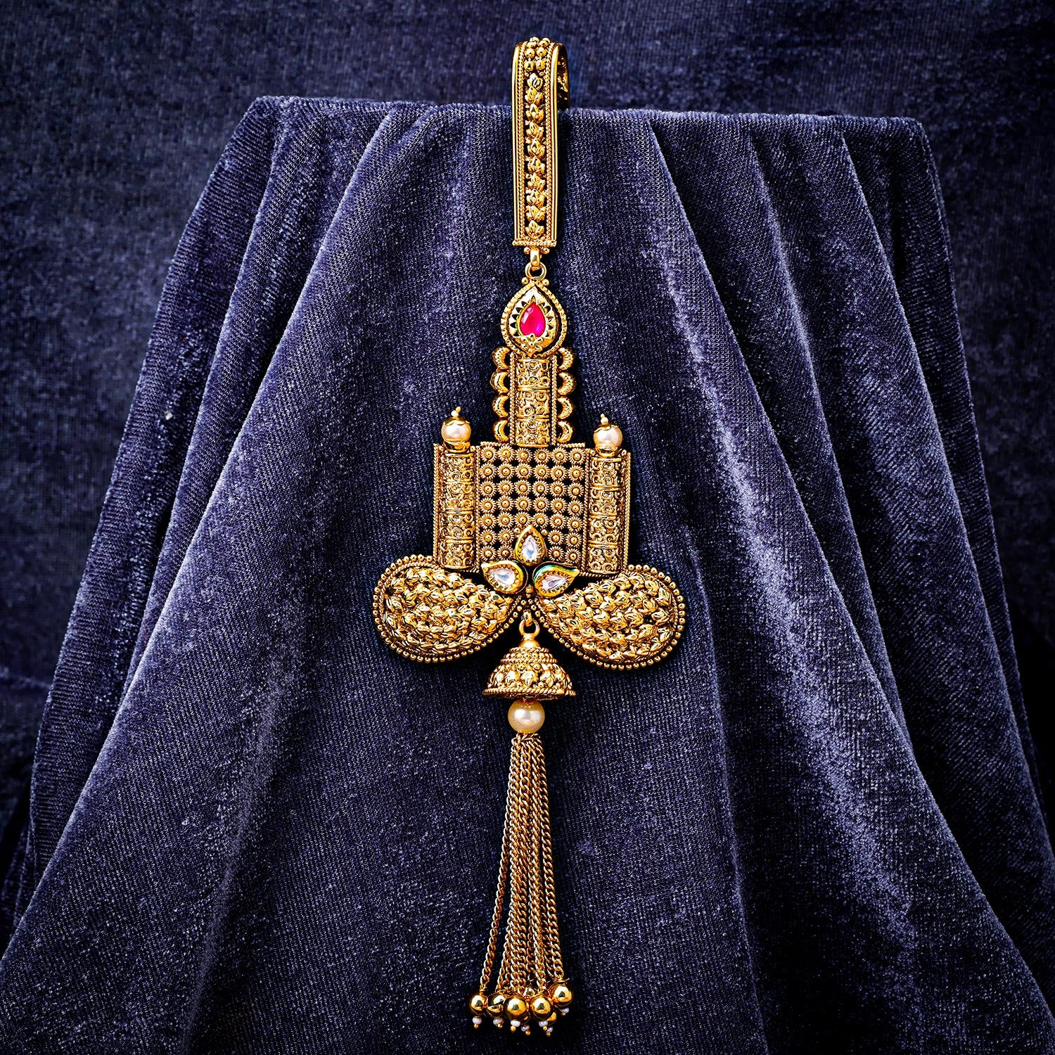 Sukkhi Awesome Golden Gold Plated Kundan & Pearl Chabi Challa for Women