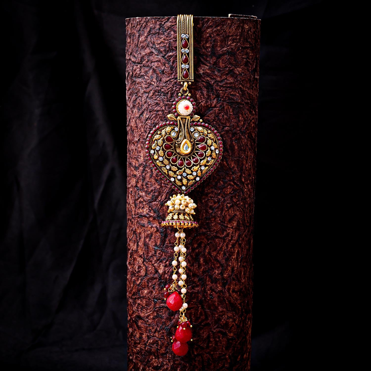 Sukkhi Modern Golden Gold Plated Kundan & Pearl Chabi Challa for Women