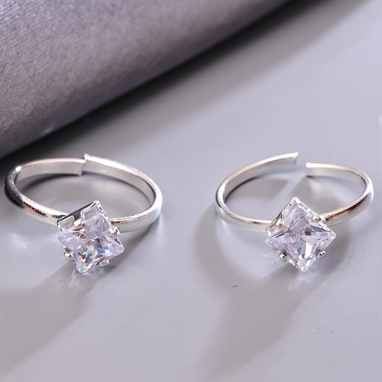 Sukkhi Eye Silver Rhodium Plated AD Toe Ring for Women