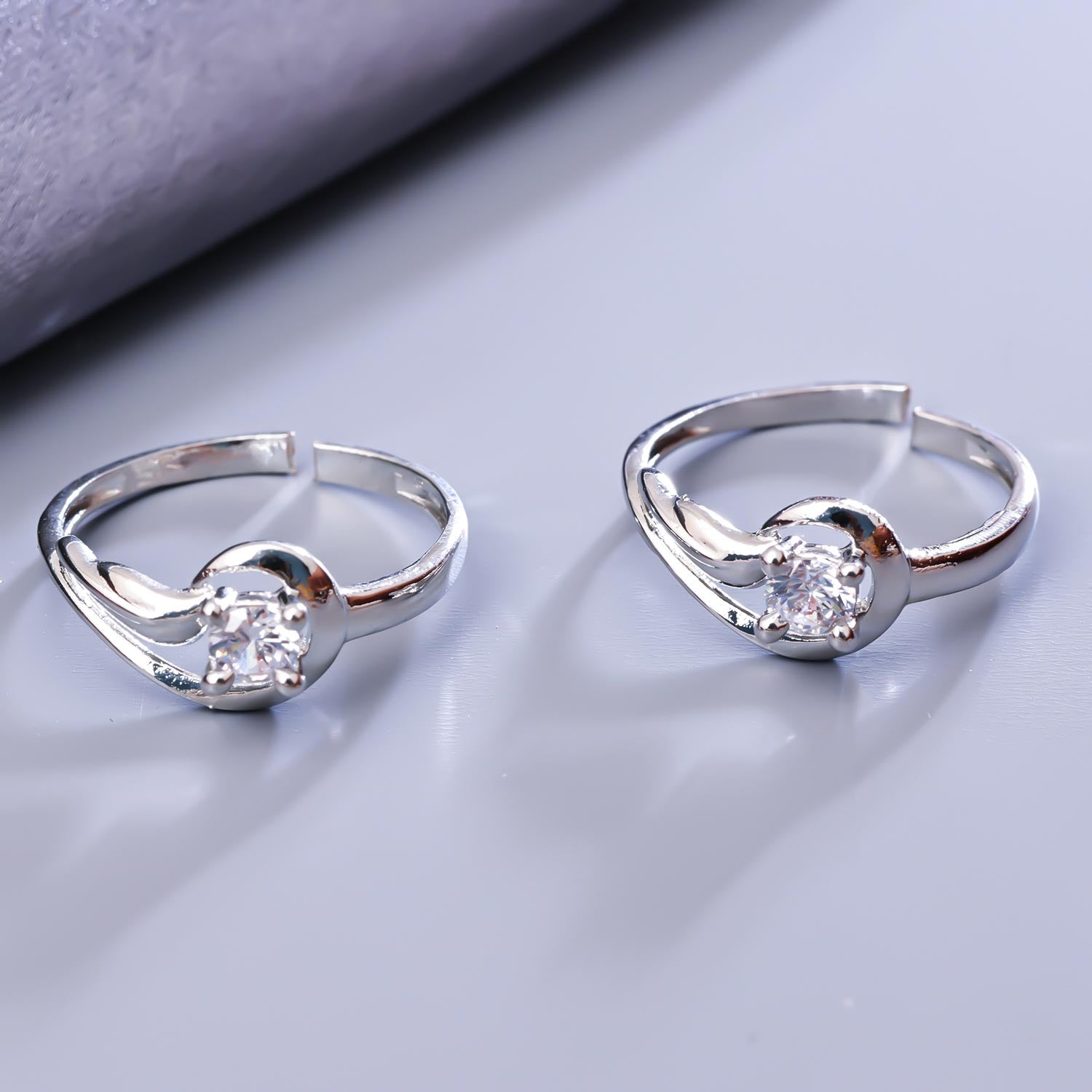 Sukkhi Glorious Silver Rhodium Plated CZ Toe Ring for Women