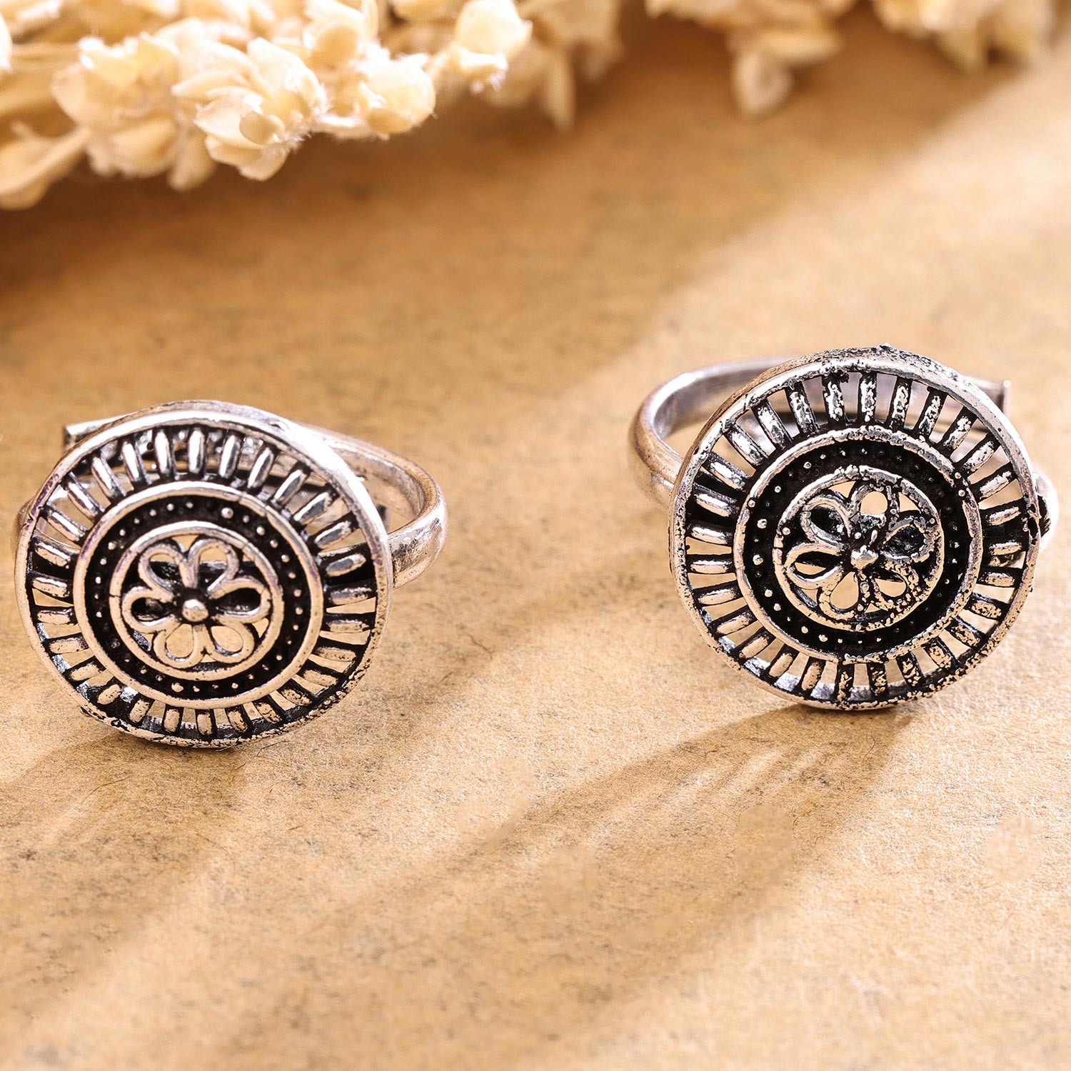 Sukkhi Glossy Silver Rhodium Plated NA Toe Ring for Women