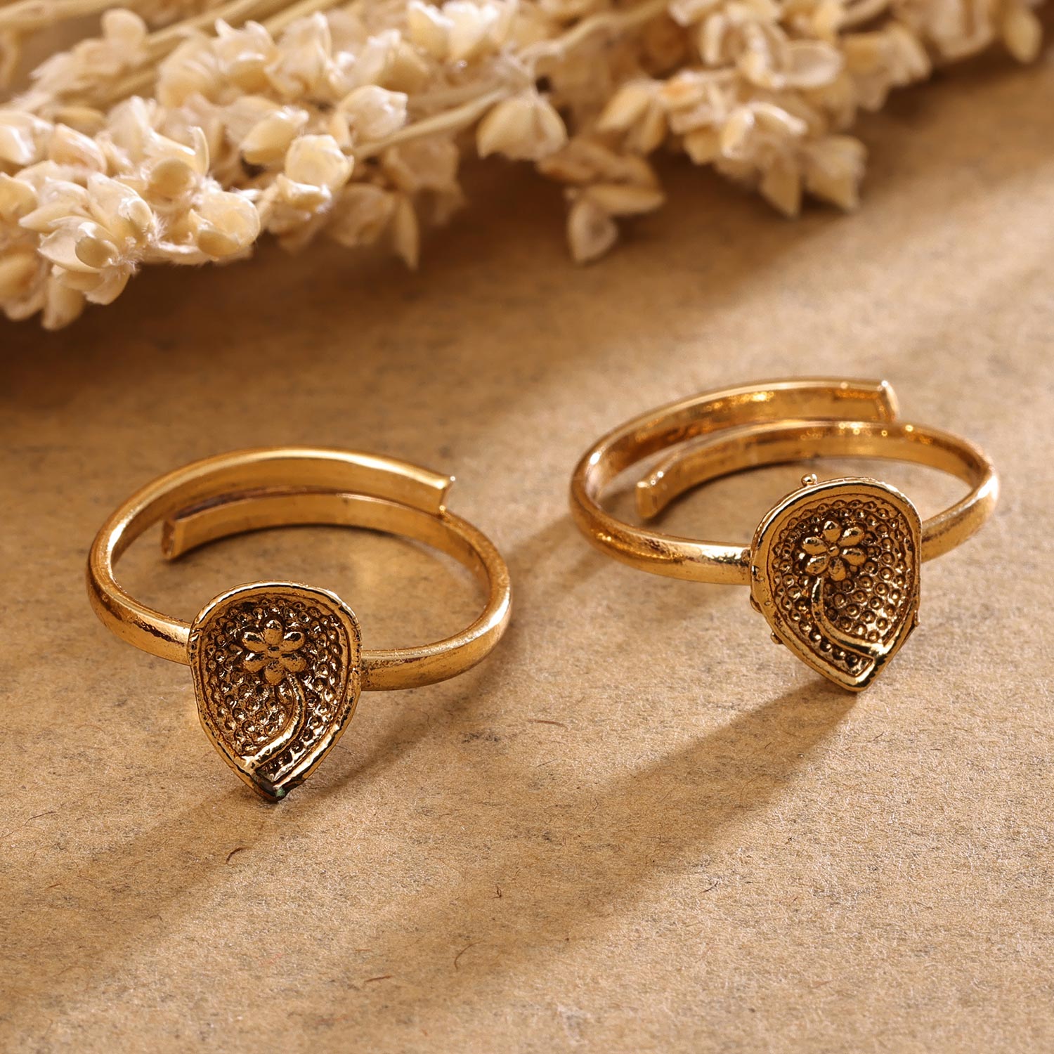 Sukkhi Beautiful Golden Gold Plated NA Toe Ring for Women