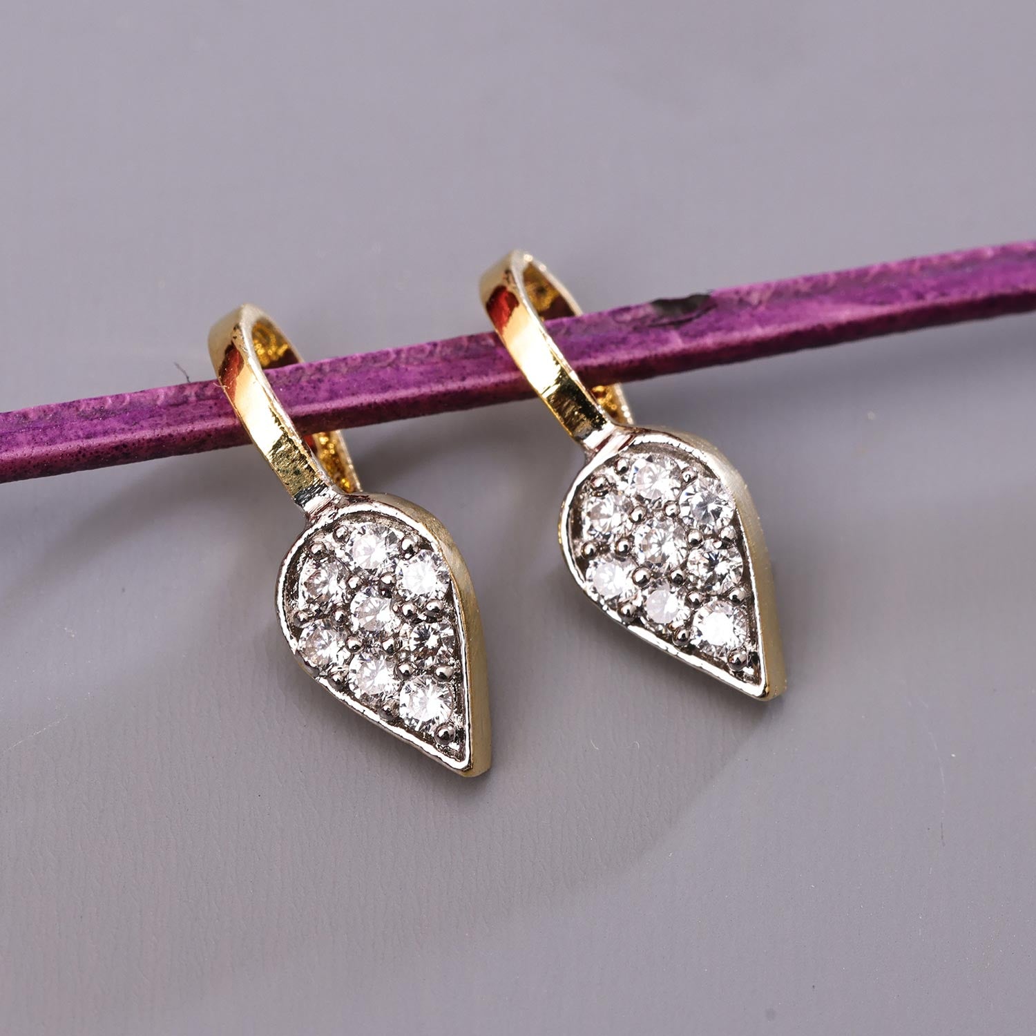 Sukkhi Delightful Golden Gold Plated CZ Nosepin for Women